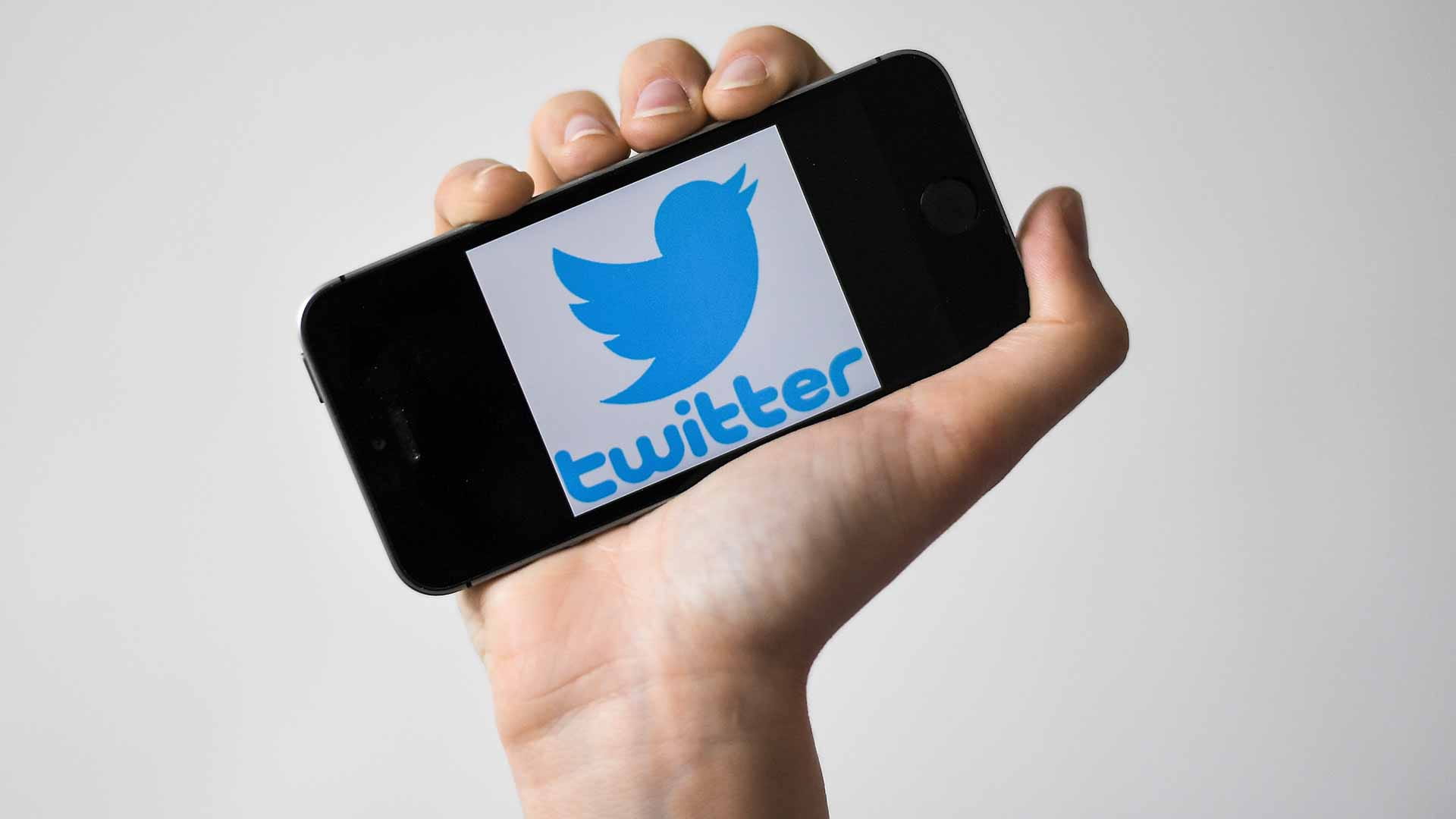 Image for the title: Twitter temporarily disables its 'trends' section in Ethiopia 