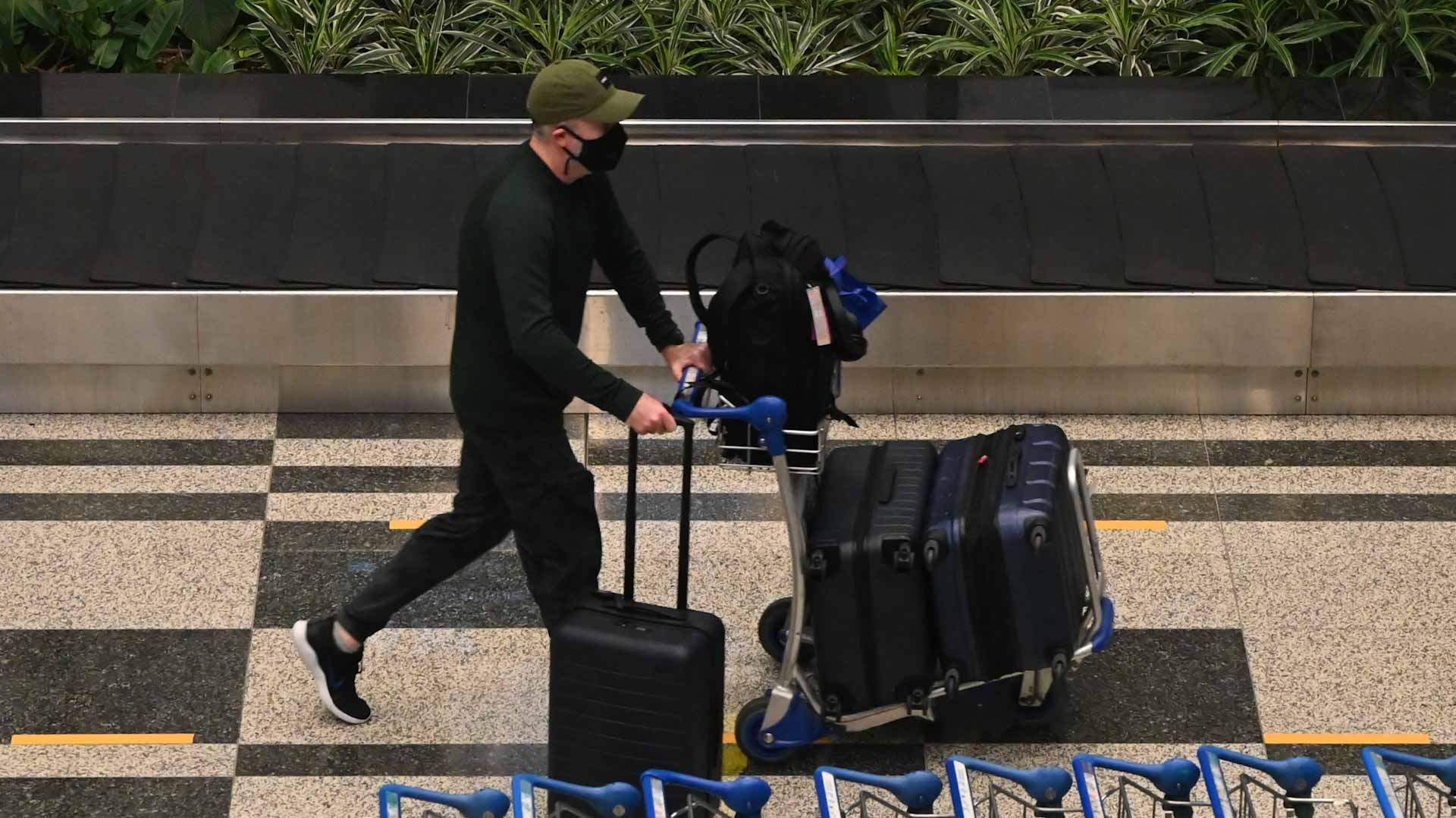 Image for the title: Italy reports 31 coronavirus deaths on Saturday, 6,764 new cases 