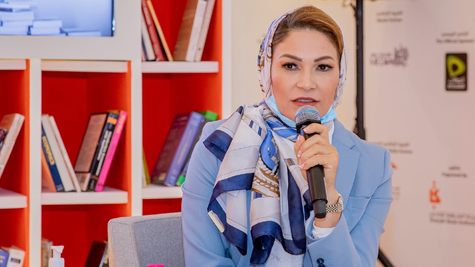 صورة بعنوان: روائيات: الأدب قادر على تغيير المجتمعات 