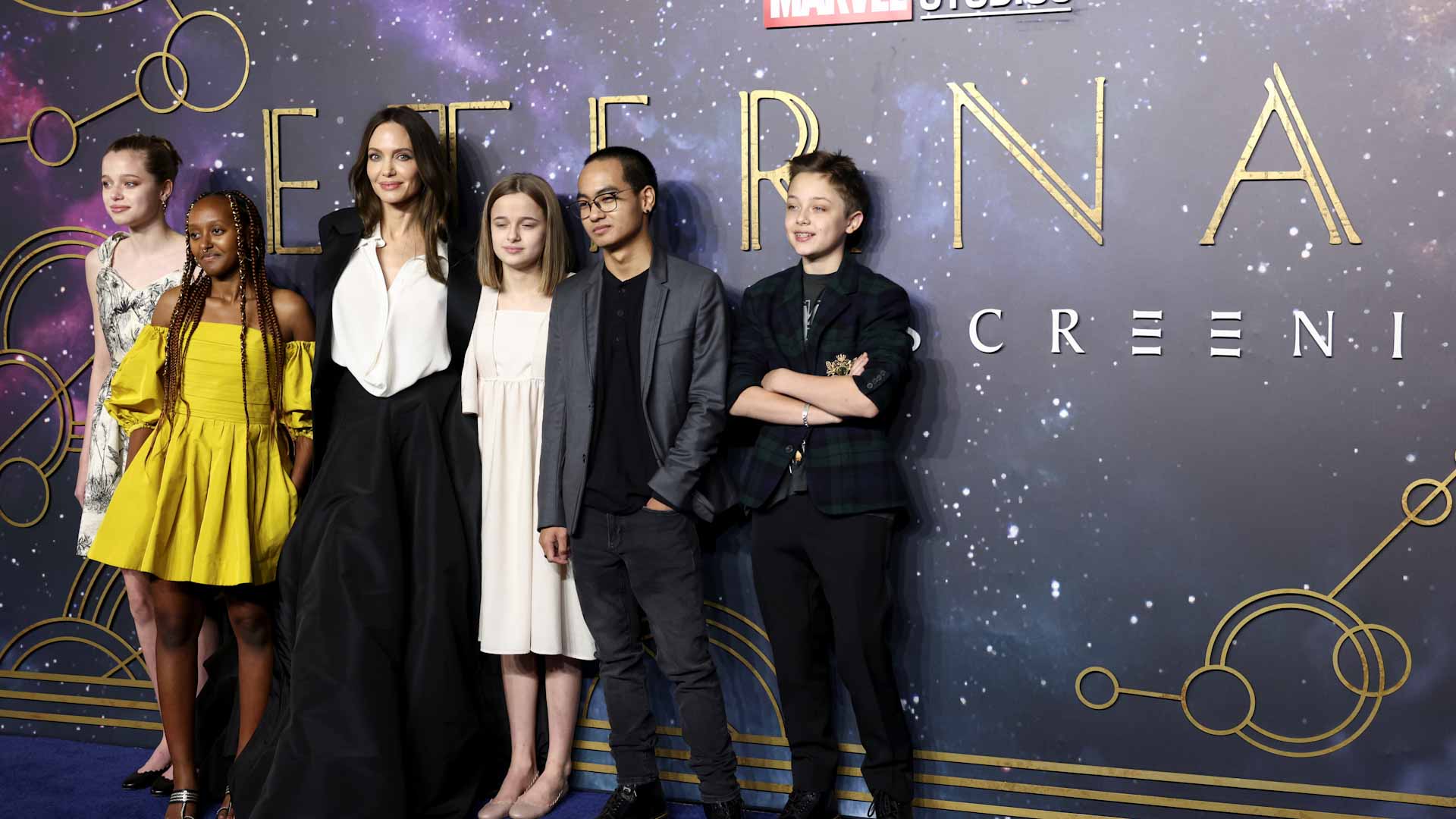 صورة بعنوان: "إتيرنالز" يزيح "ديون" ويتصدر إيرادات السينما في أميركا الشمالية 