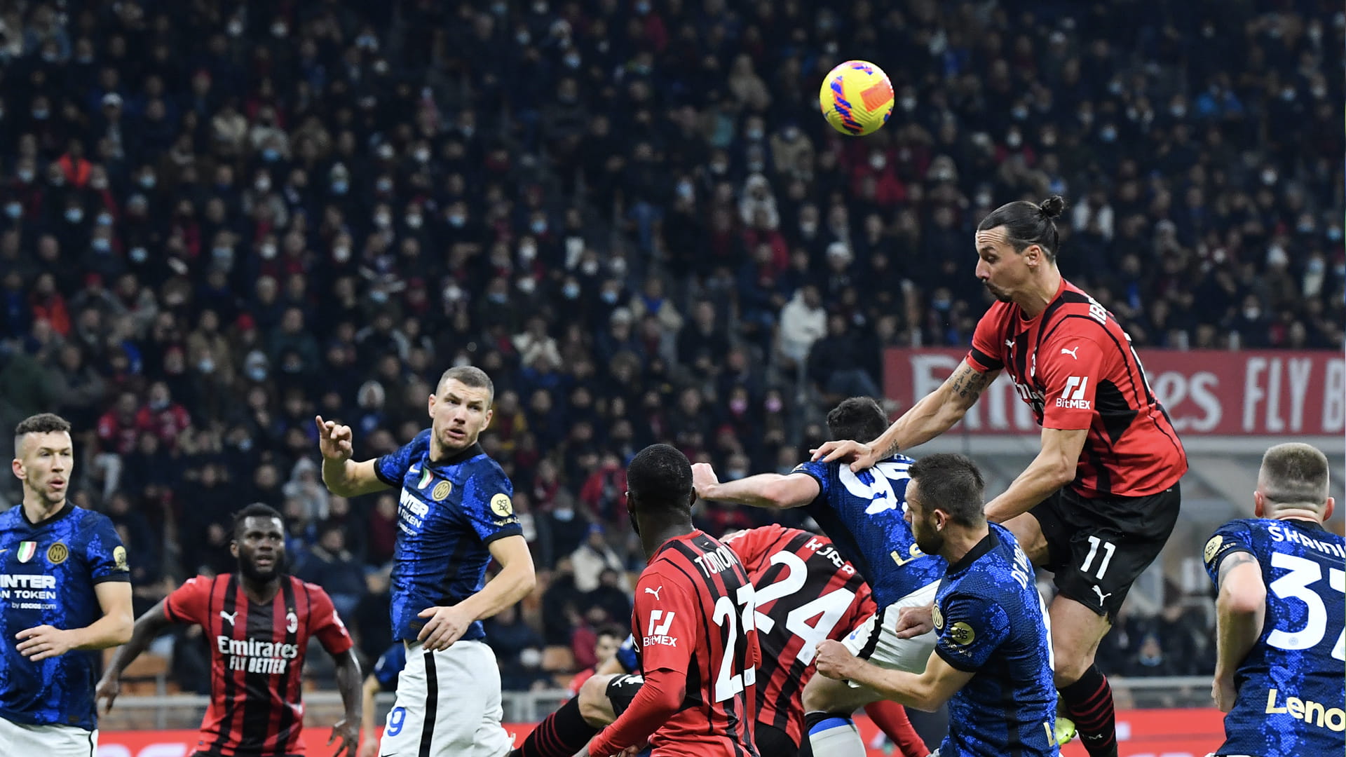 صورة بعنوان: التعادل الإيجابي يحسم قمة الغضب بين ميلان وإنتر بالدوري الإيطالي  