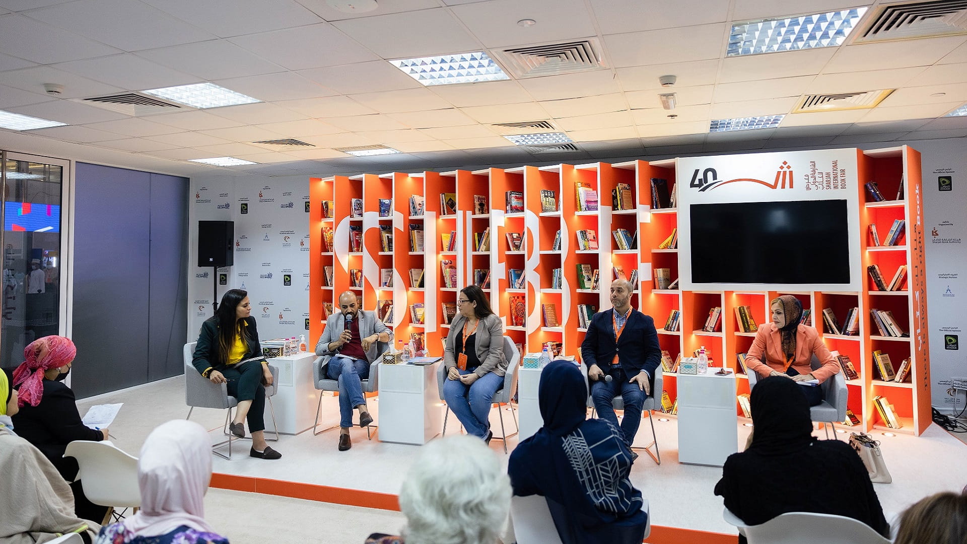 Image for the title: SIBF panel convenes 13th Etisalat Award jury 
