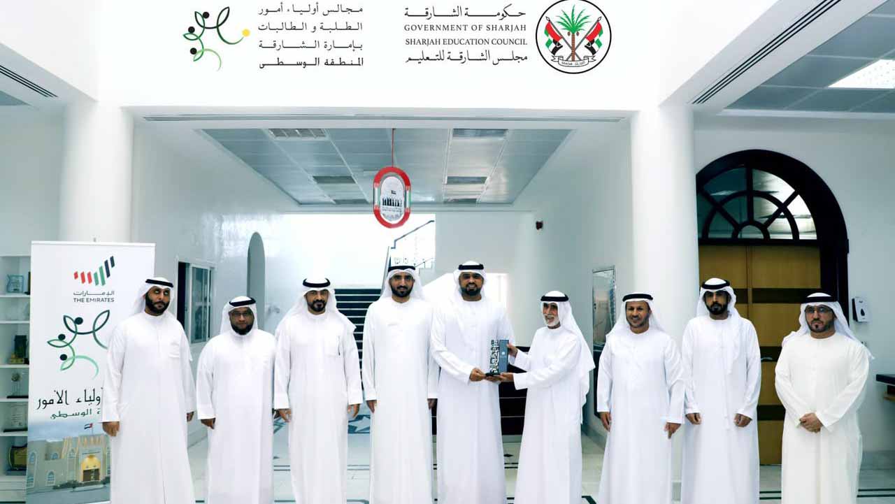 صورة بعنوان: مجلس ضاحية الخروس يبحث التعاون مع "أولياء أمور الوسطى"  