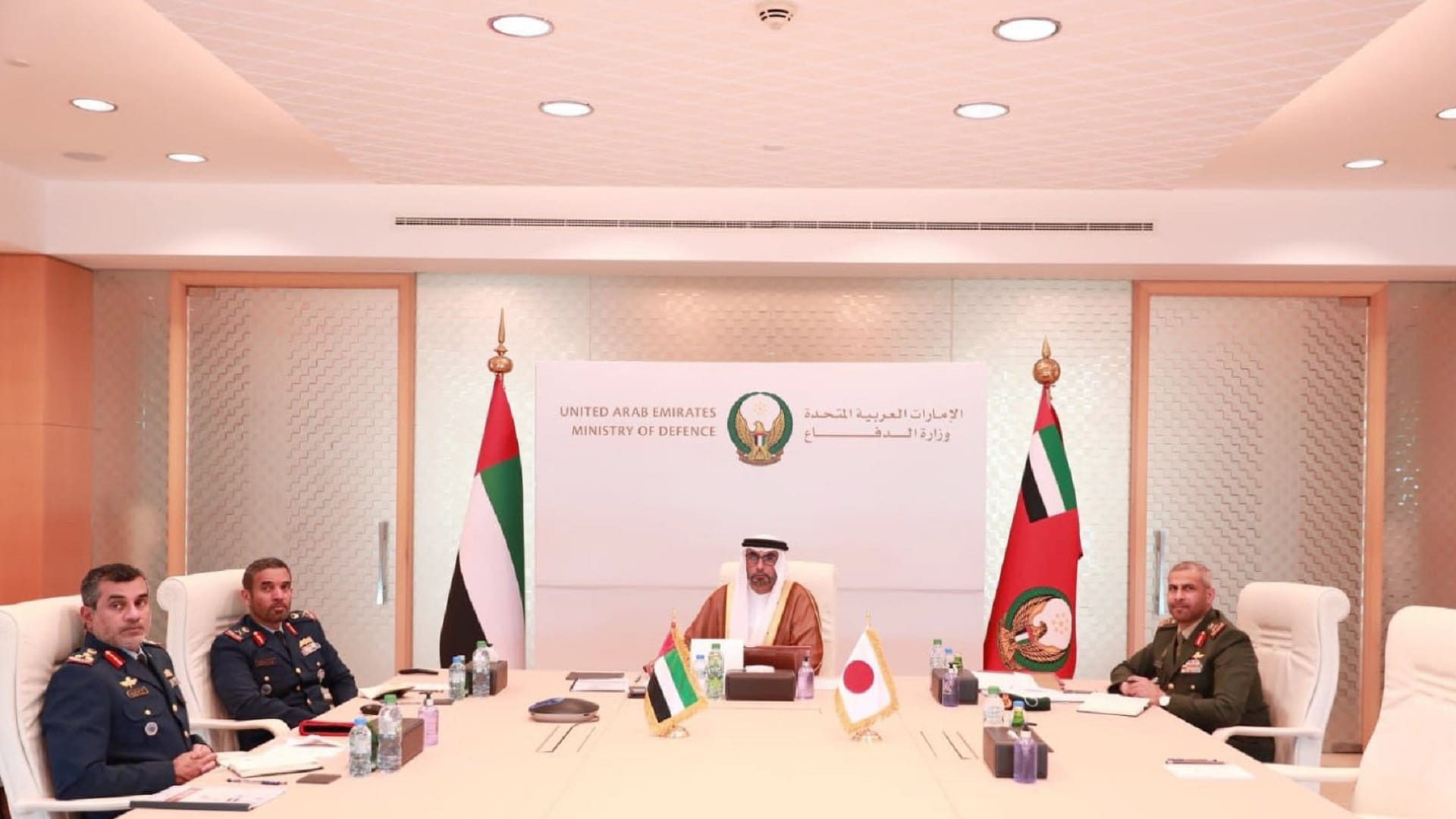 صورة بعنوان: البواردي يبحث علاقات التعاون المشترك مع نظيره الياباني 