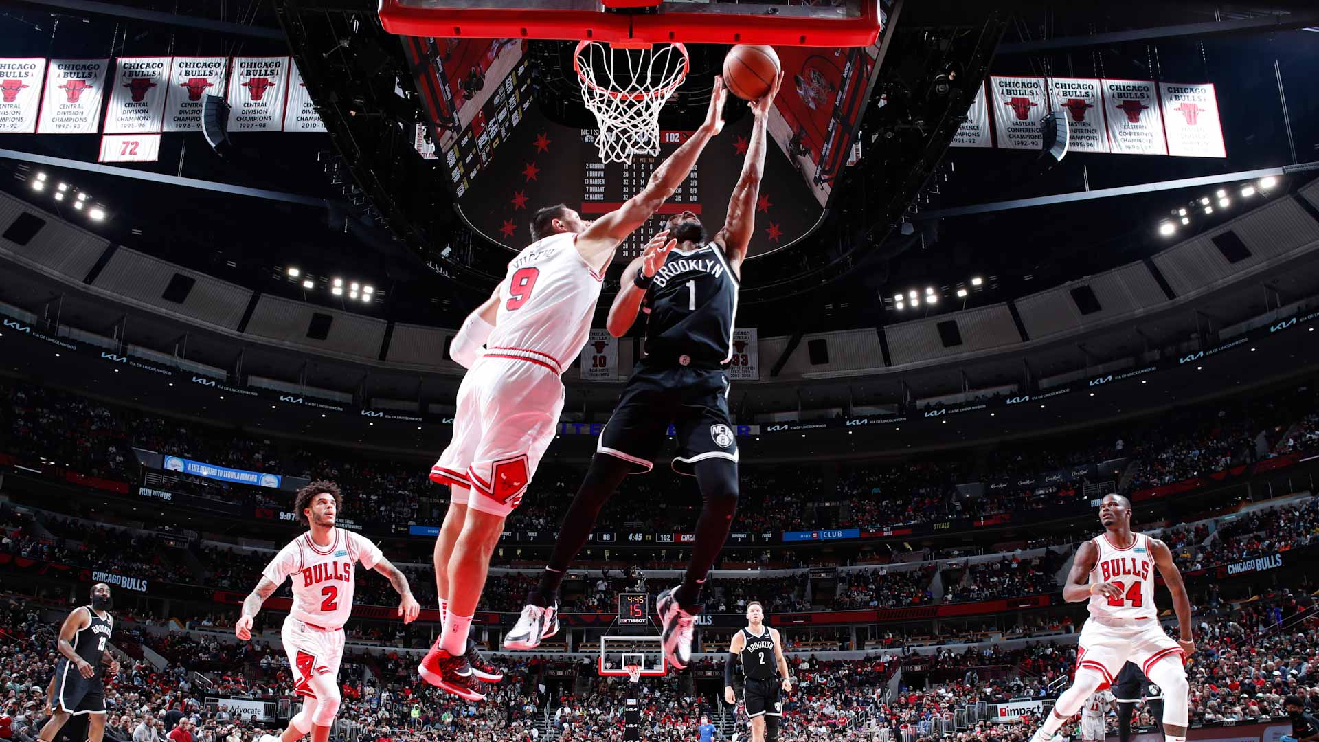 صورة بعنوان: شيكاغو يعود لسكة الانتصارات في دوري السلة الأميركي 