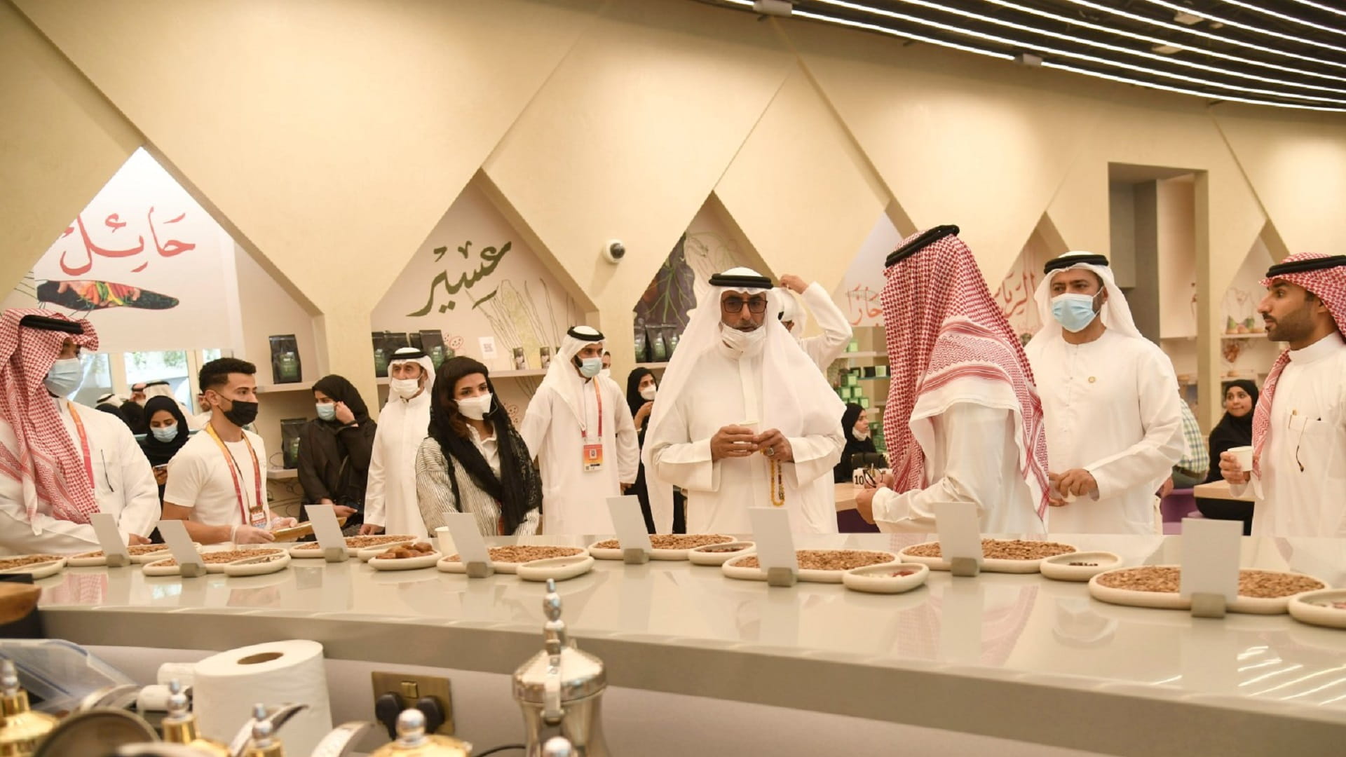 صورة بعنوان: البواردي يزور جناحي السعودية وسنغافورة في إكسبو 2020 