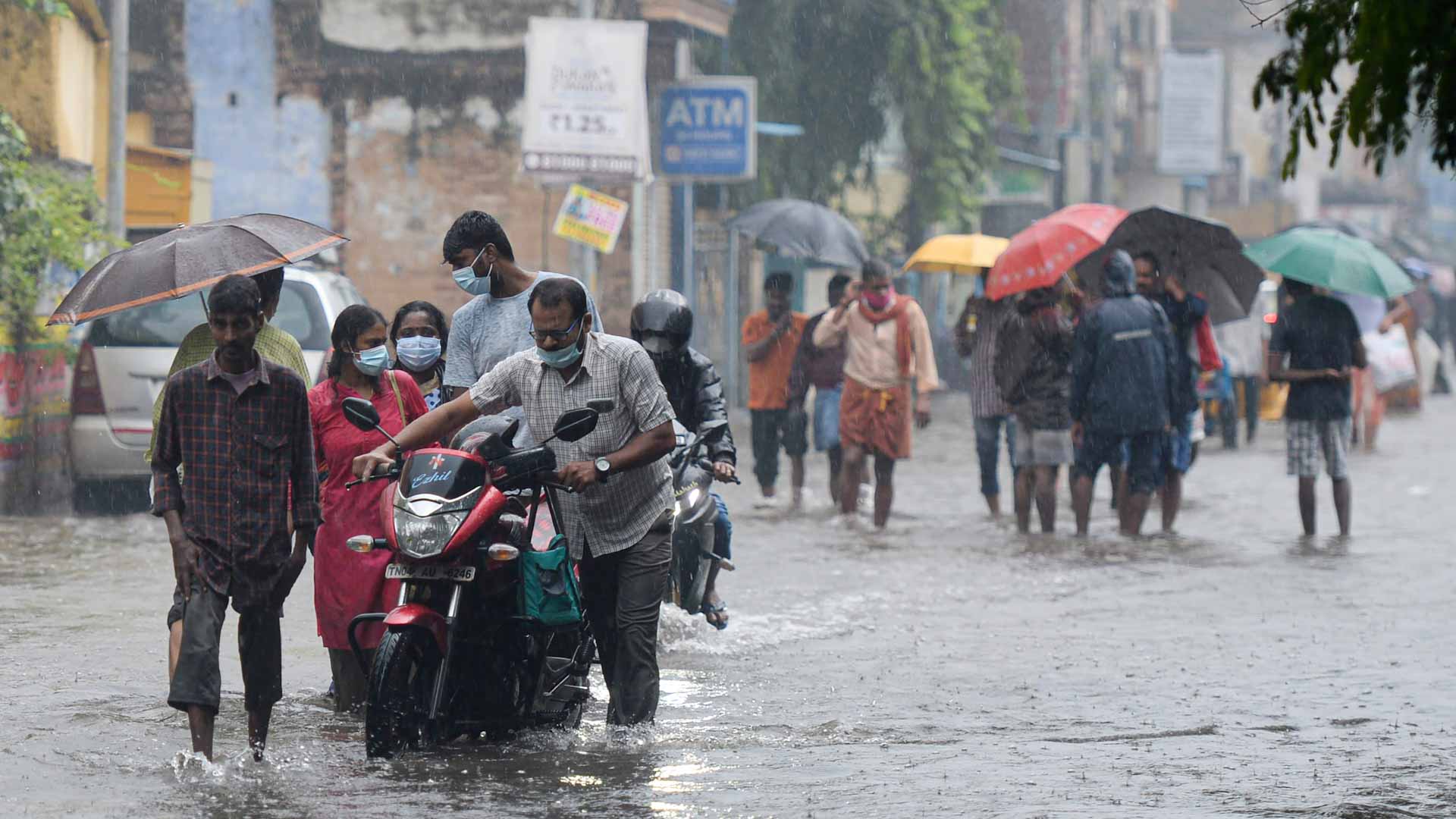 Image for the title: Heavy rains in India, Sri Lanka kill 41, authorities say 