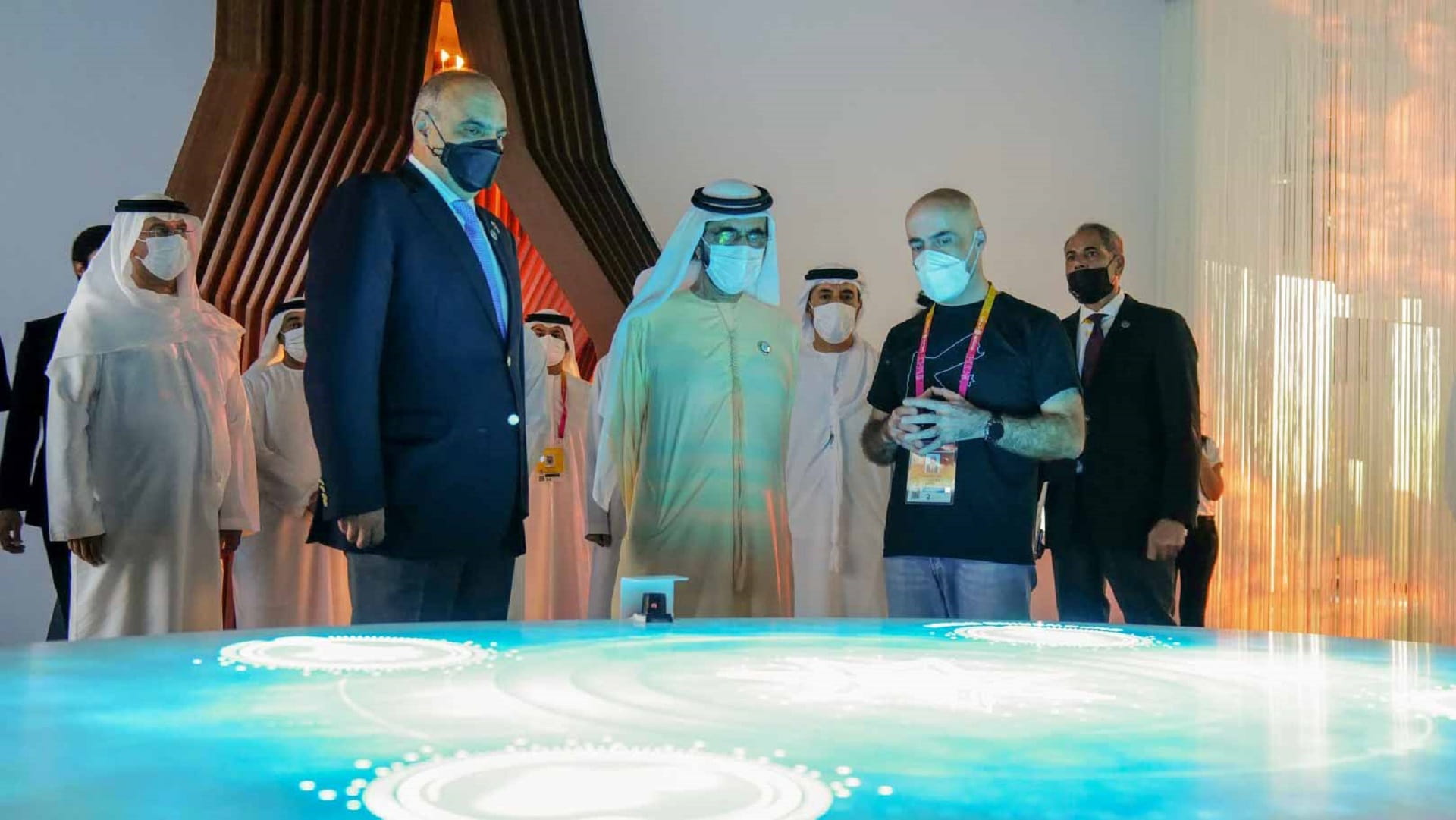 Image for the title: Mohammed bin Rashid visits pavilions of Jordan, Singapore at Expo 