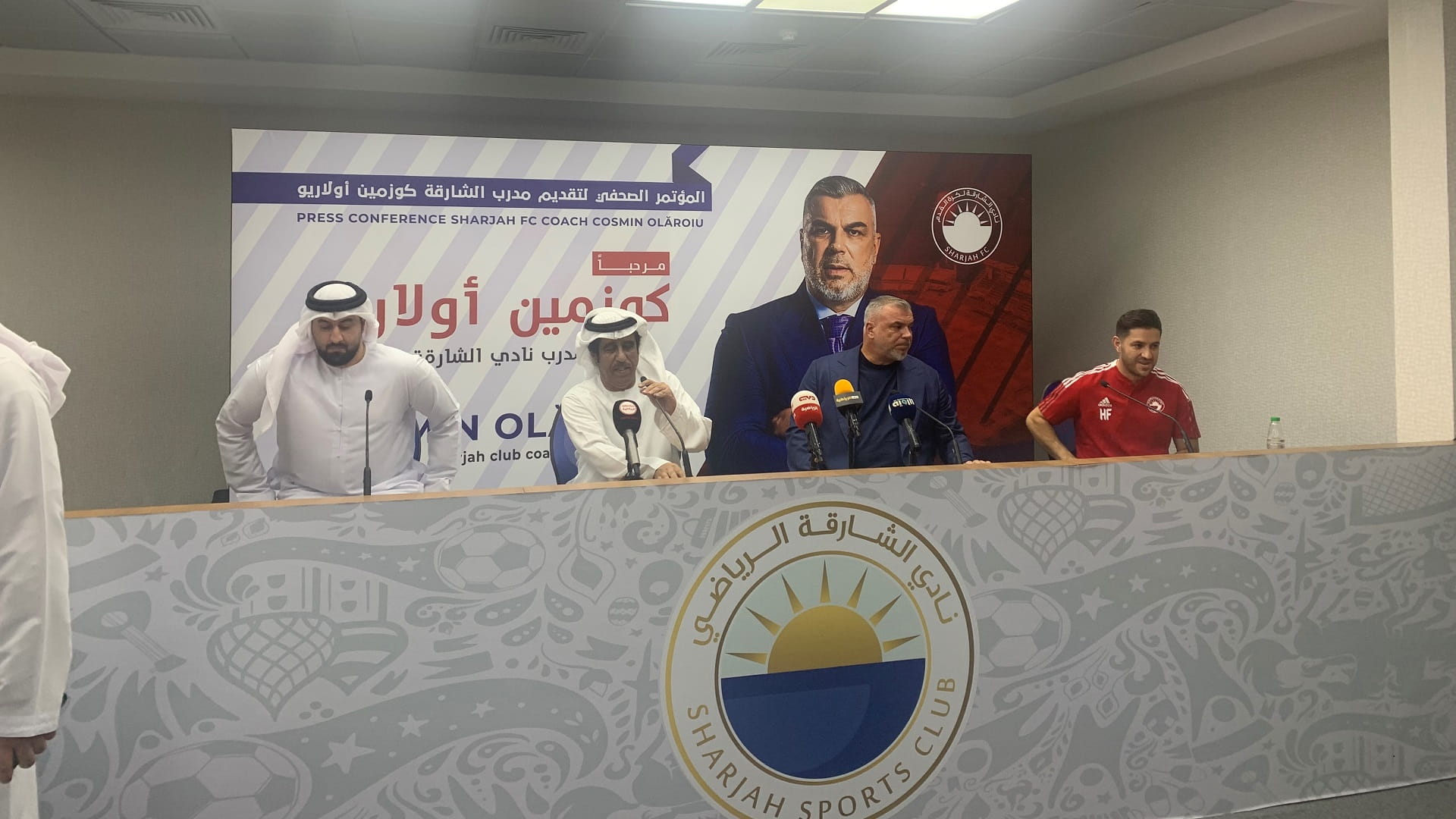 صورة بعنوان: تعرف إلى الجهاز المساعد لمدرب الشارقة أولاريو كوزمين 