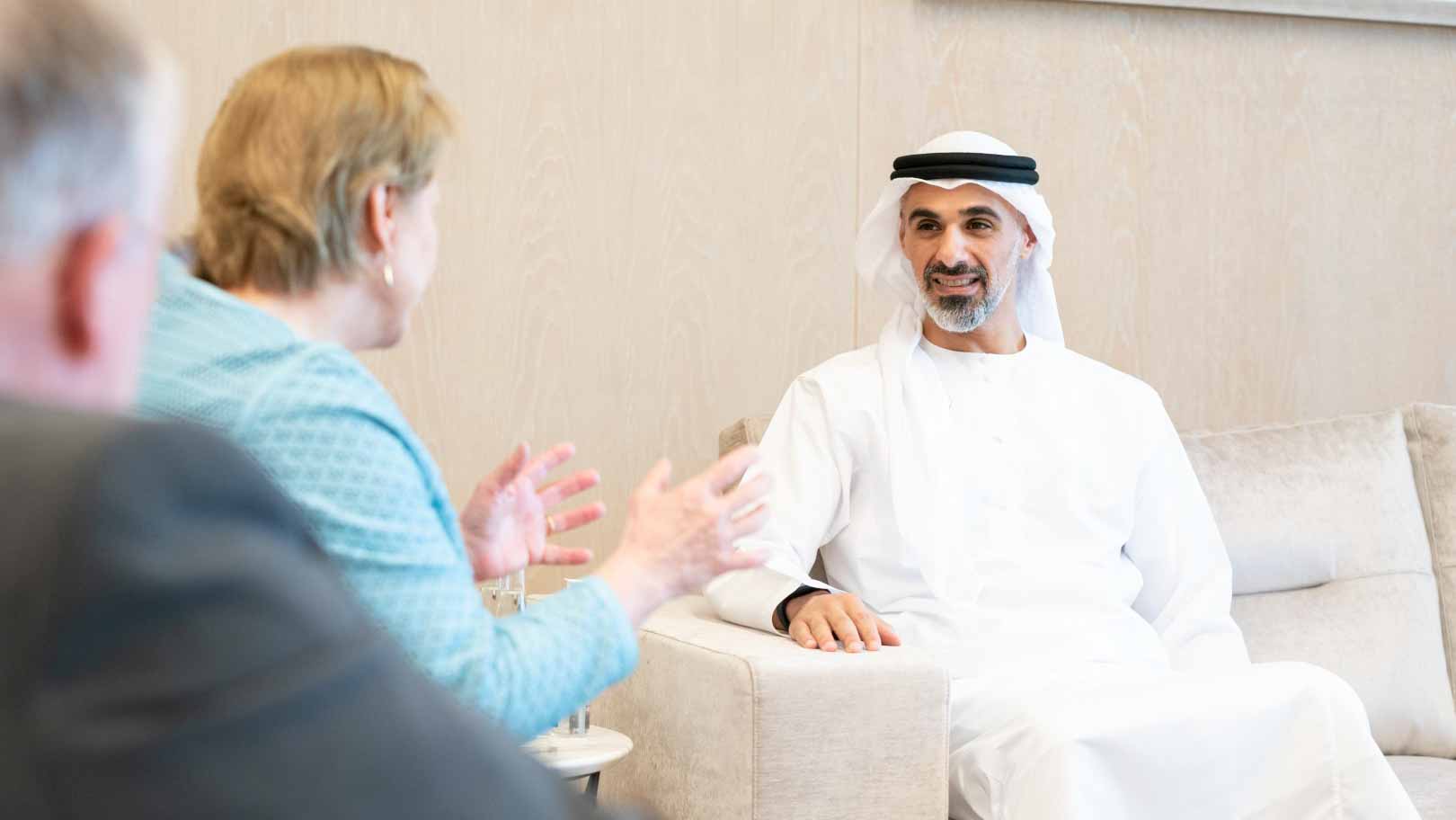 صورة بعنوان: خالد بن محمد يجتمع مع رؤساء "إكسون موبيل" و"أوكسيدنتال" و"توتال" 