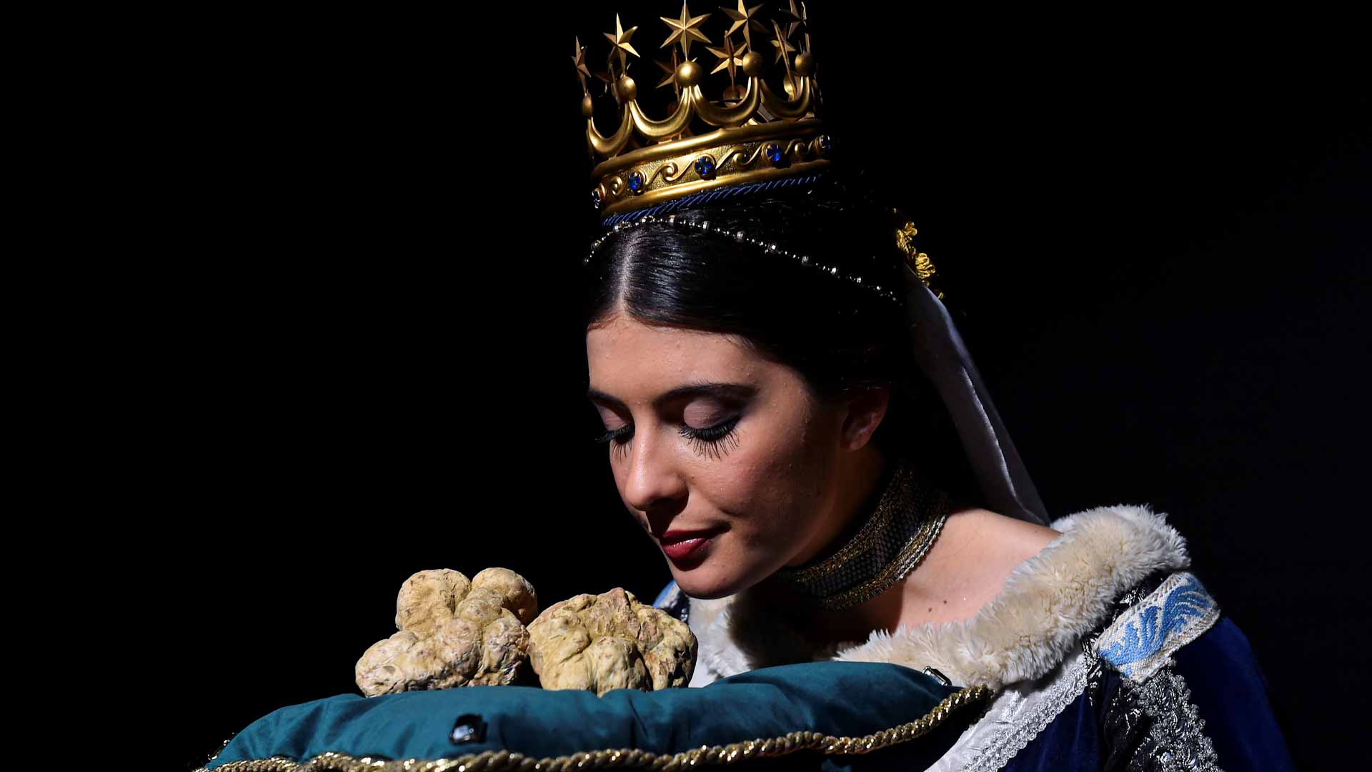 Image for the title: This huge Italian truffle just sold for $118,000 