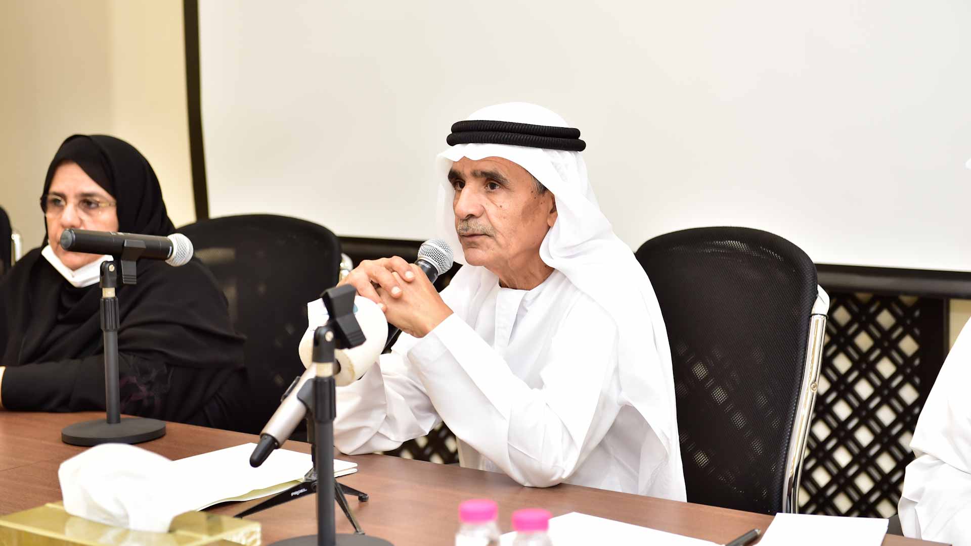 صورة بعنوان: "الشارقة للتراث" بكلباء يُنظم جلسة حوارية عن أهمية الجمع الميداني 