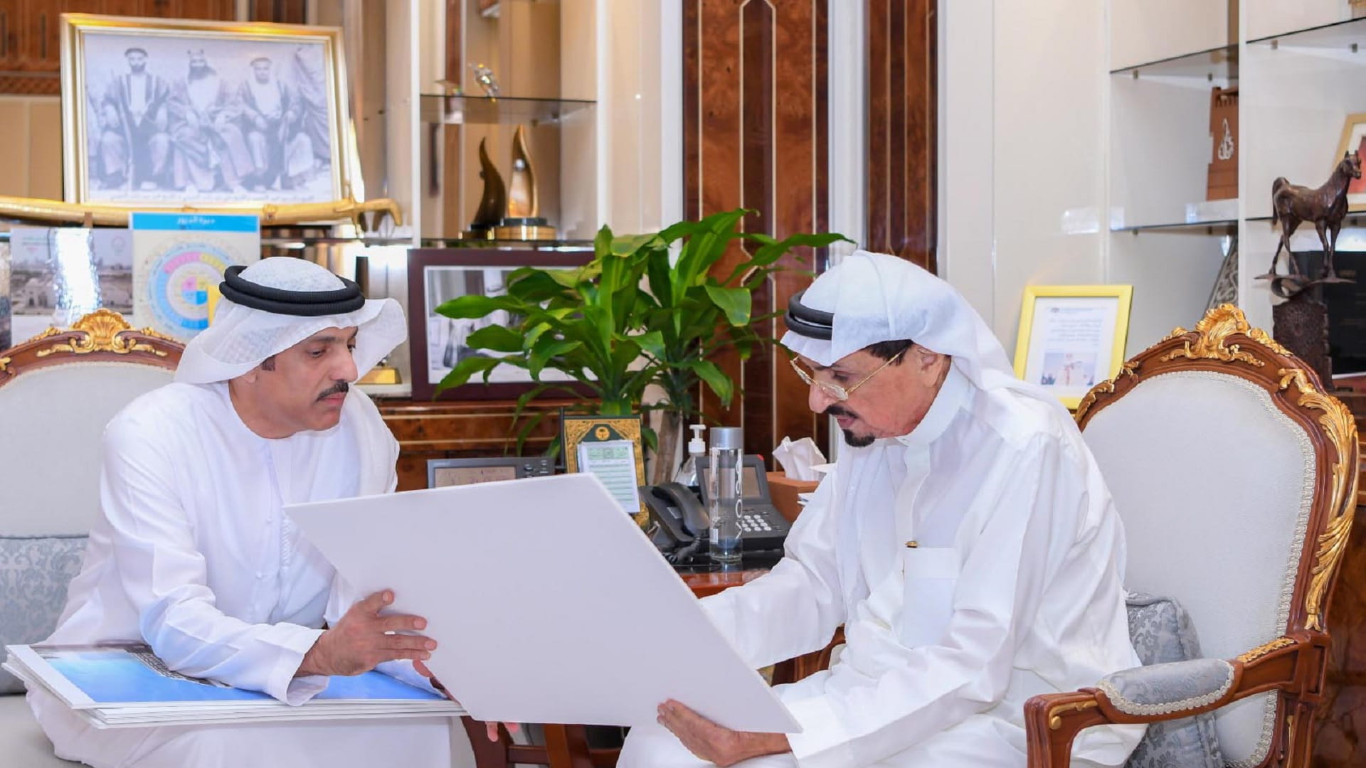 صورة بعنوان: حاكم عجمان يعتمد مخططات مبنى "هيئة الأعمال الخيرية العالمية" 