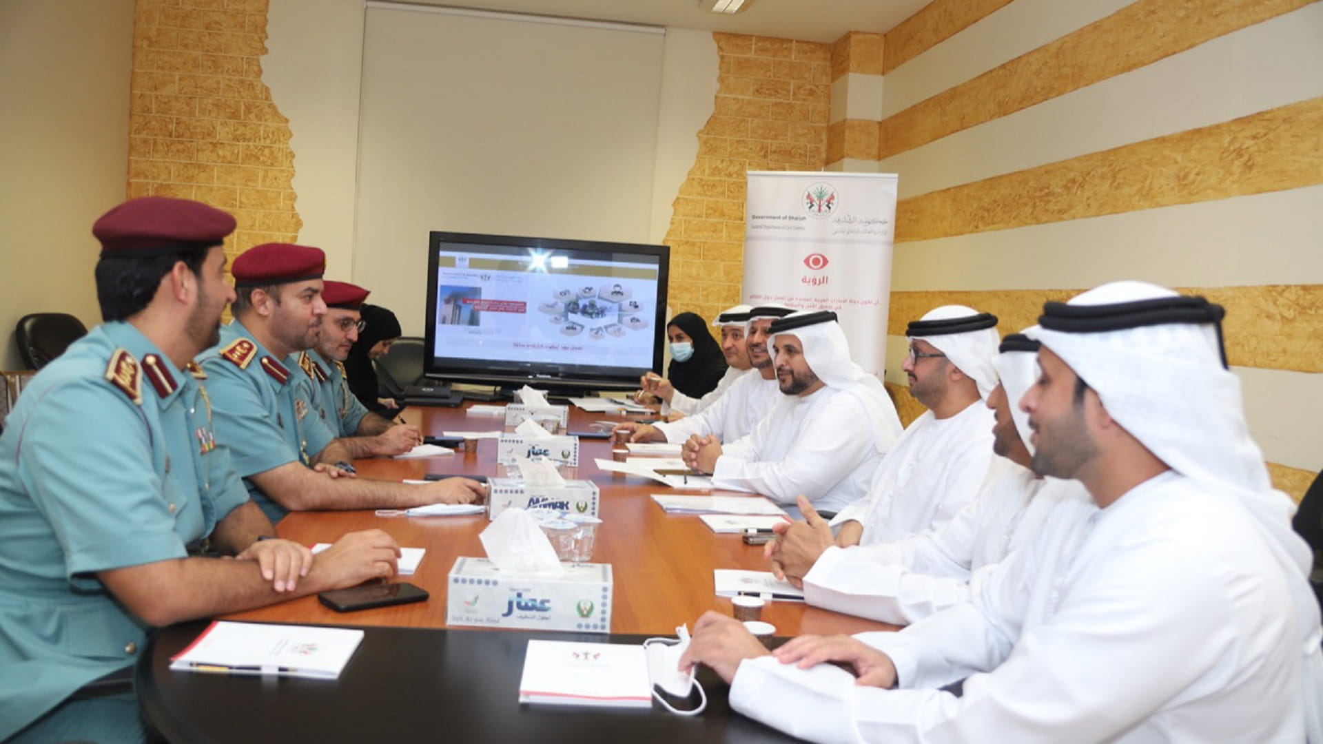 صورة بعنوان: وفد "المرافق" بـ "الاستشاري" يزور الإدارة العامة للدفاع المدني 