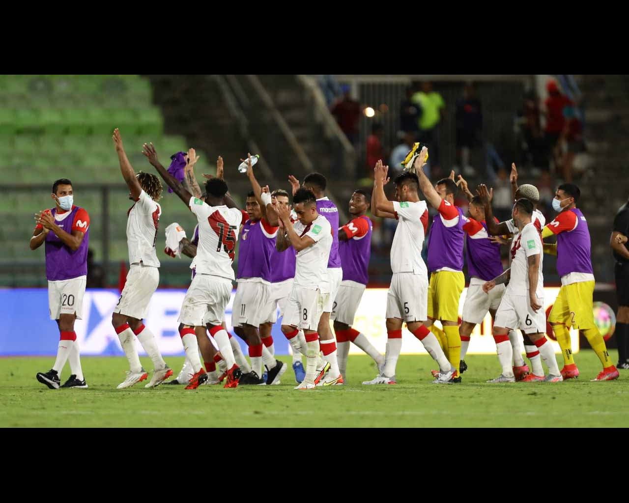 صورة بعنوان: منتخب بيرو ينعش آماله في تصفيات كأس العالم  