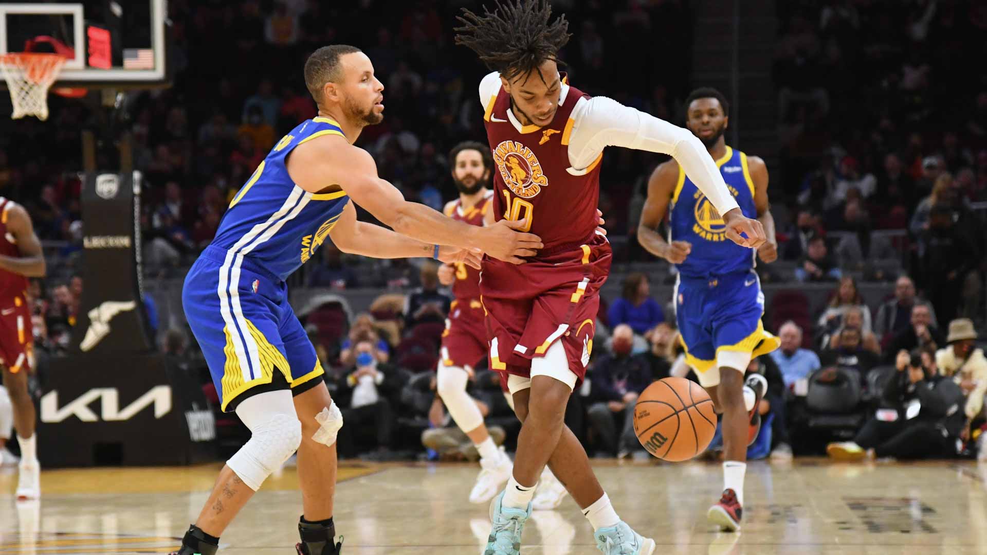 صورة بعنوان: غولدن ستيت يتخطى كليفلاند في دوري السلة الأميركي  