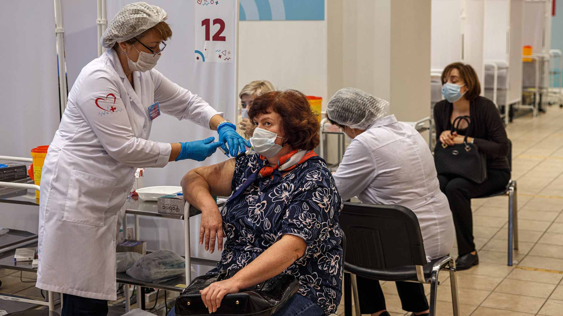 Image for the title: Russia's daily COVID-19 deaths reach new record high 