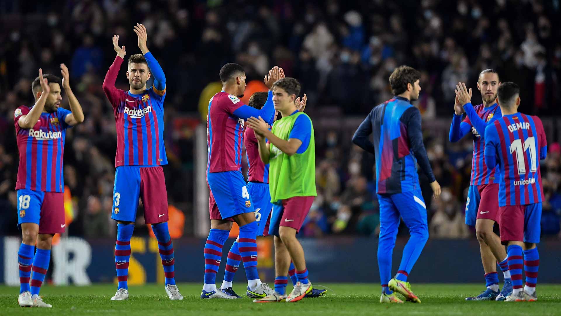 صورة بعنوان: برشلونة يتخطى إسبانيول في الدوري الإسباني لكرة القدم  