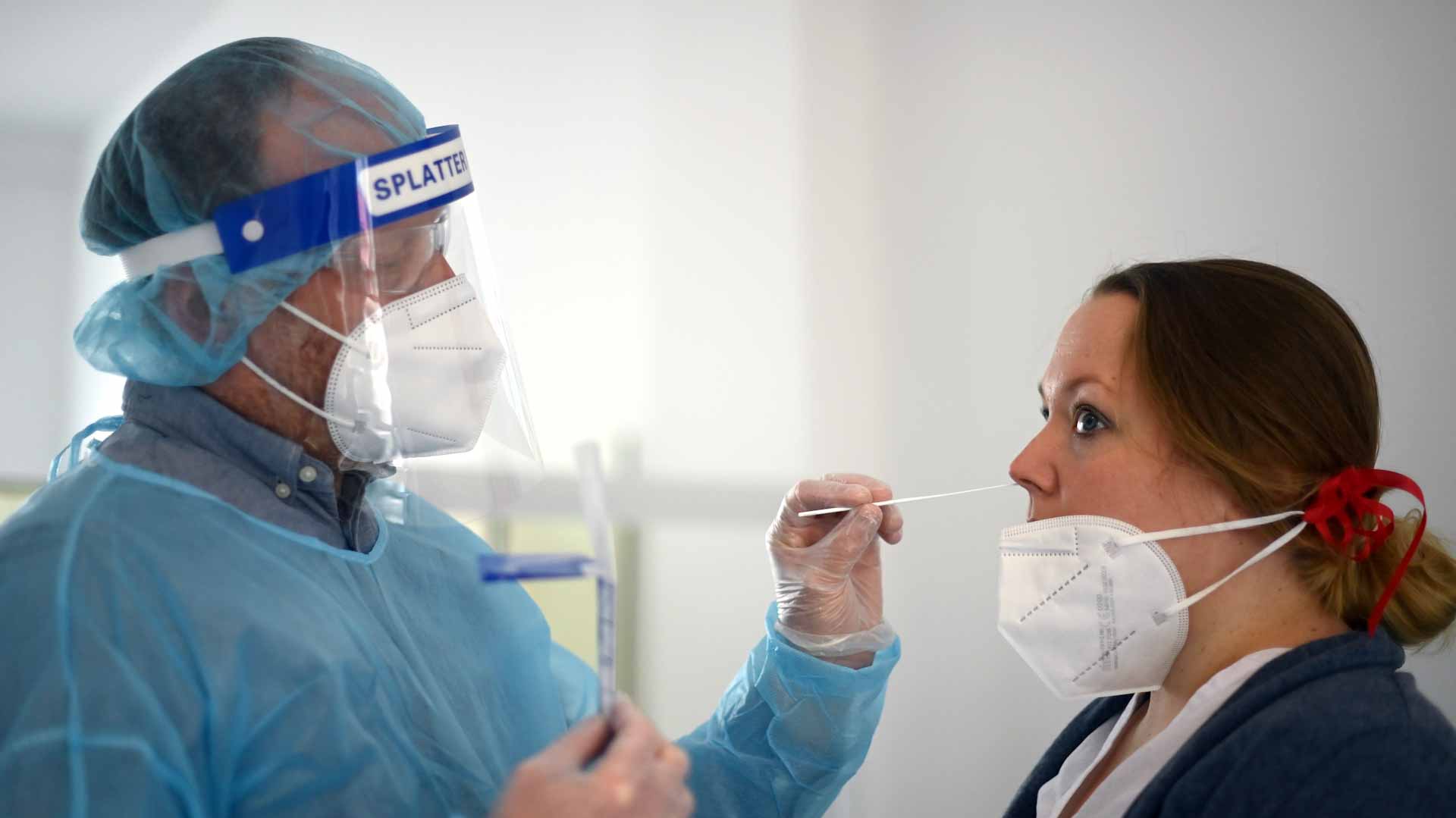 Image for the title: Worldwide coronavirus cases cross 256.5 million 