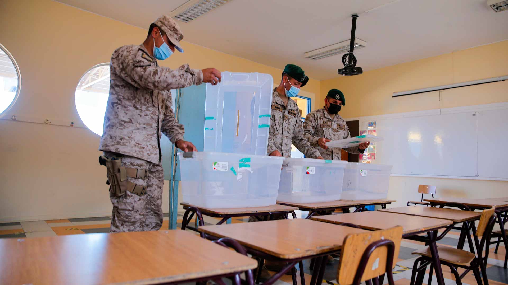 Image for the title: Chileans to elect new president 