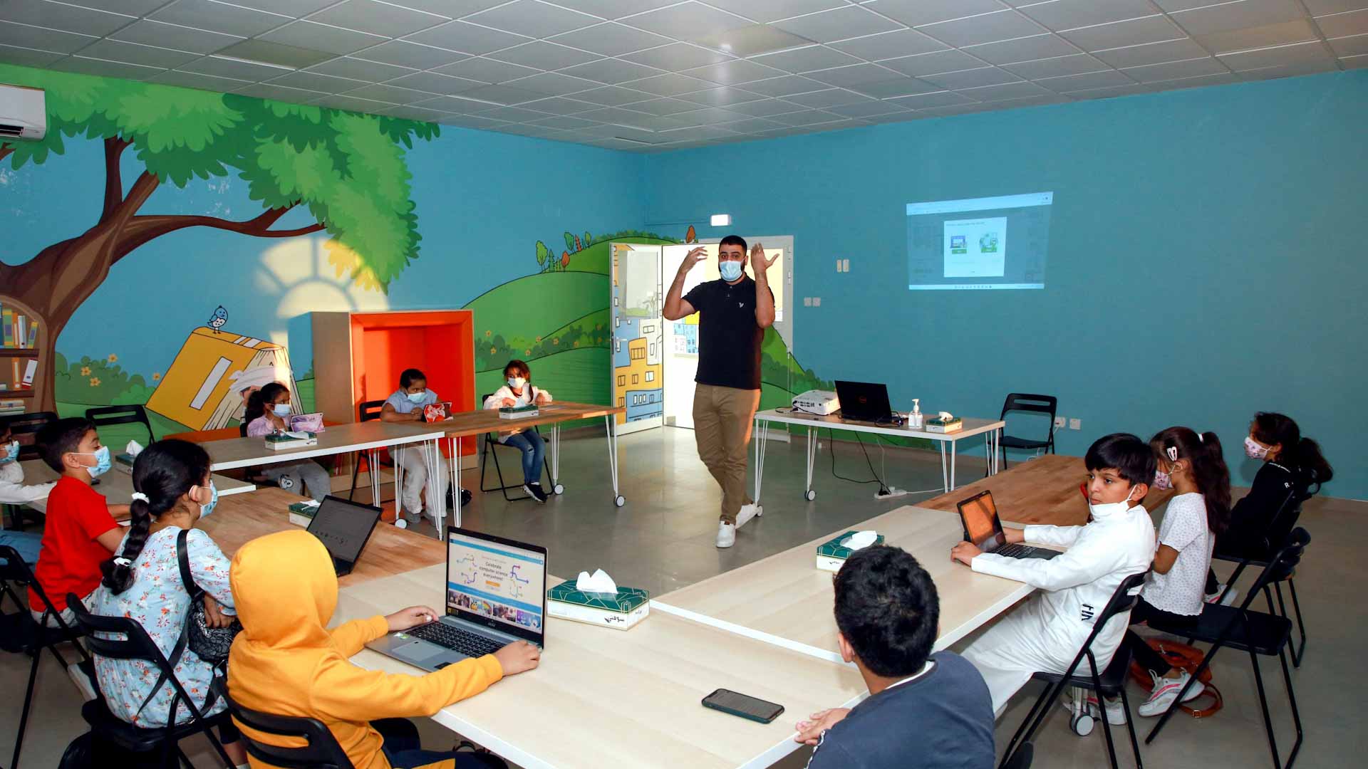 Image for the title: Sharjah children develops members skills on science & technology 