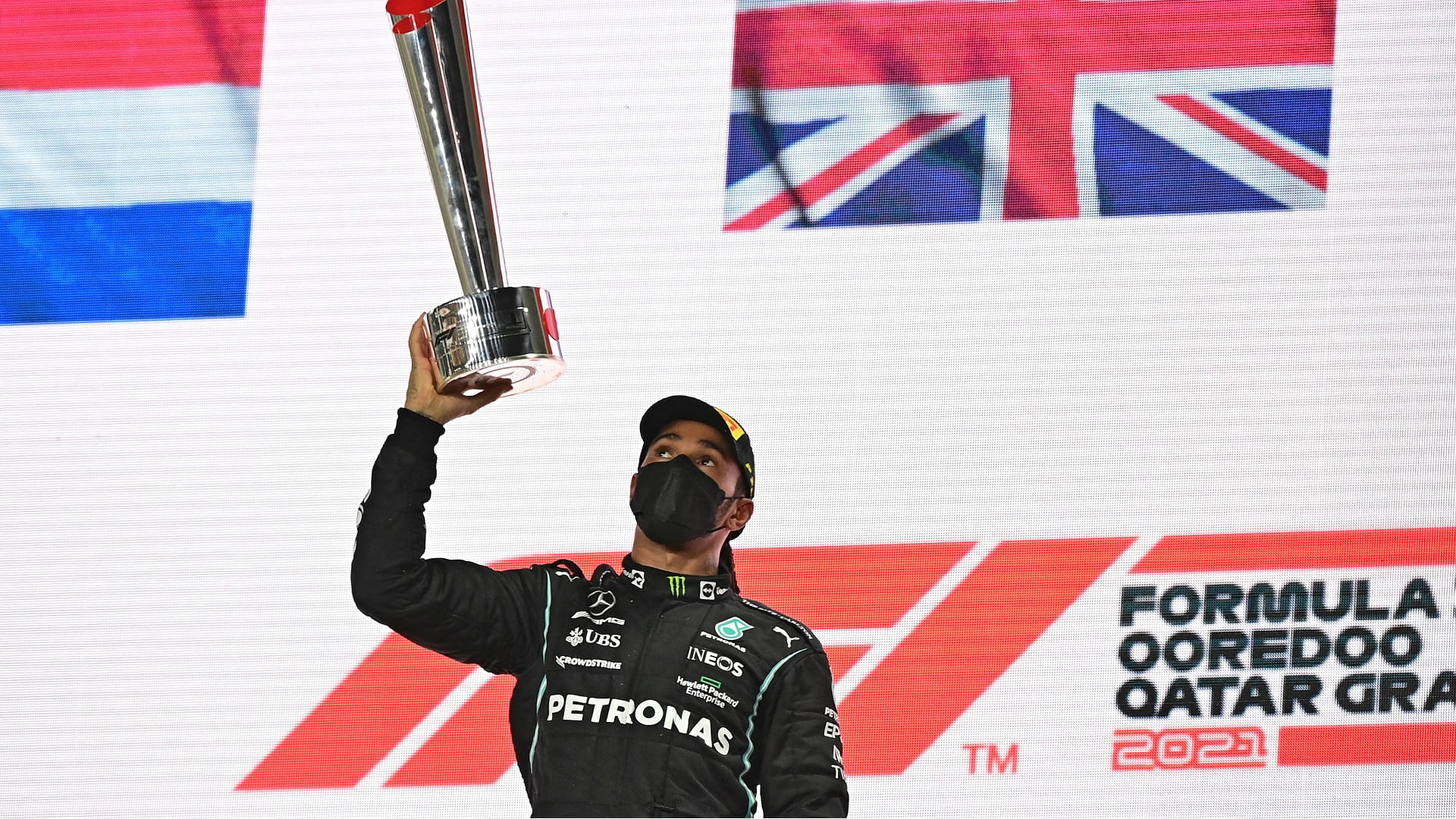 صورة بعنوان: البريطاني هاميلتون يحقق فوزه السابع هذا الموسم في الفورمولا-1  