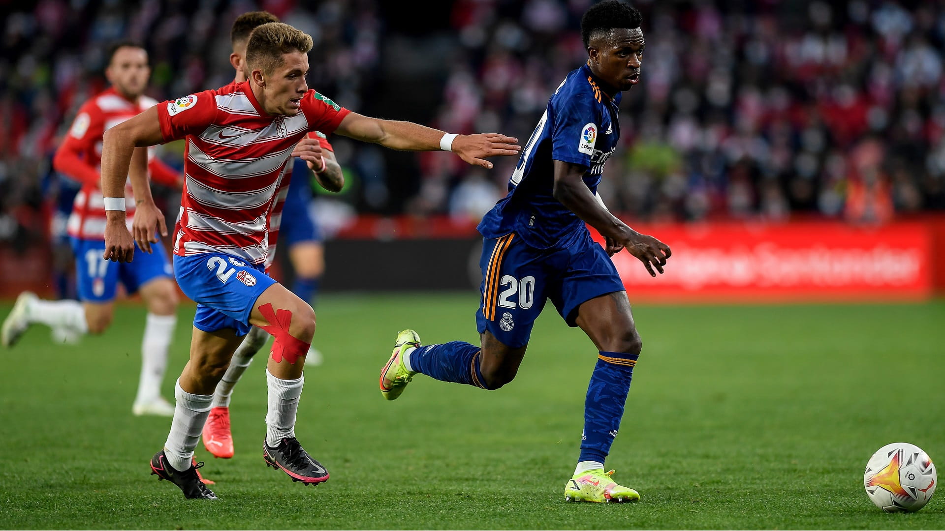 صورة بعنوان: ريال مدريد يستعيد صدارة الدوري الإسباني لكرة القدم  