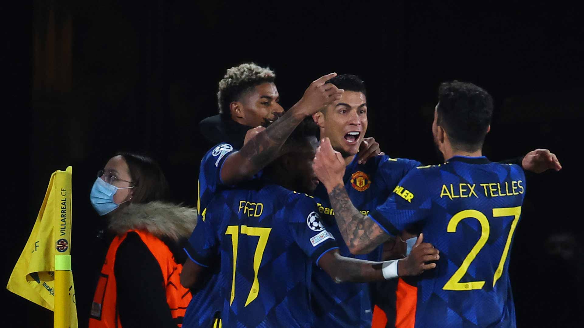 صورة بعنوان: مانشستر يونايتد الإنجليزي يتأهل دور الستة عشر في أبطال أوروبا 