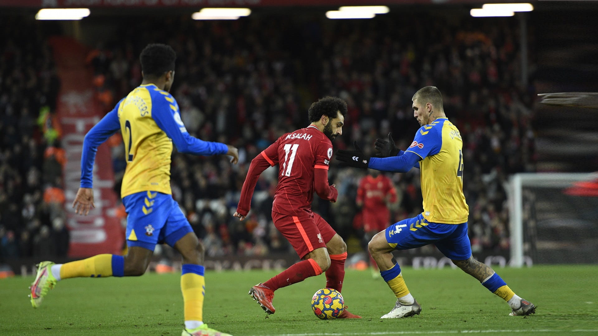 صورة بعنوان: ليفربول يمزق شباك ساوثهامبتون في الدوري الإنجليزي الممتاز 