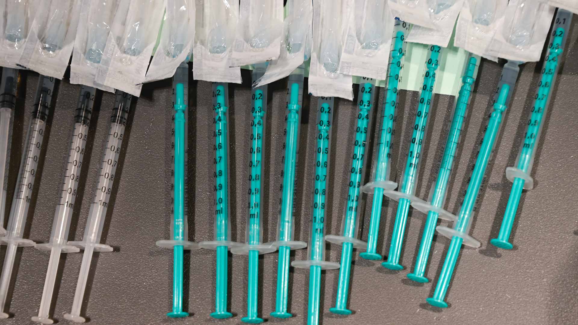 Image for the title: Philippines to buy extra 20 mln doses of Pfizer's vaccine 