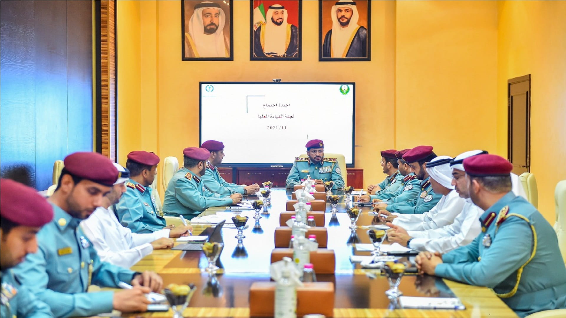 صورة بعنوان: شرطة الشارقة تناقش تعزيز مسيرة الأمن والأمان وجودة حياة المجتمع 