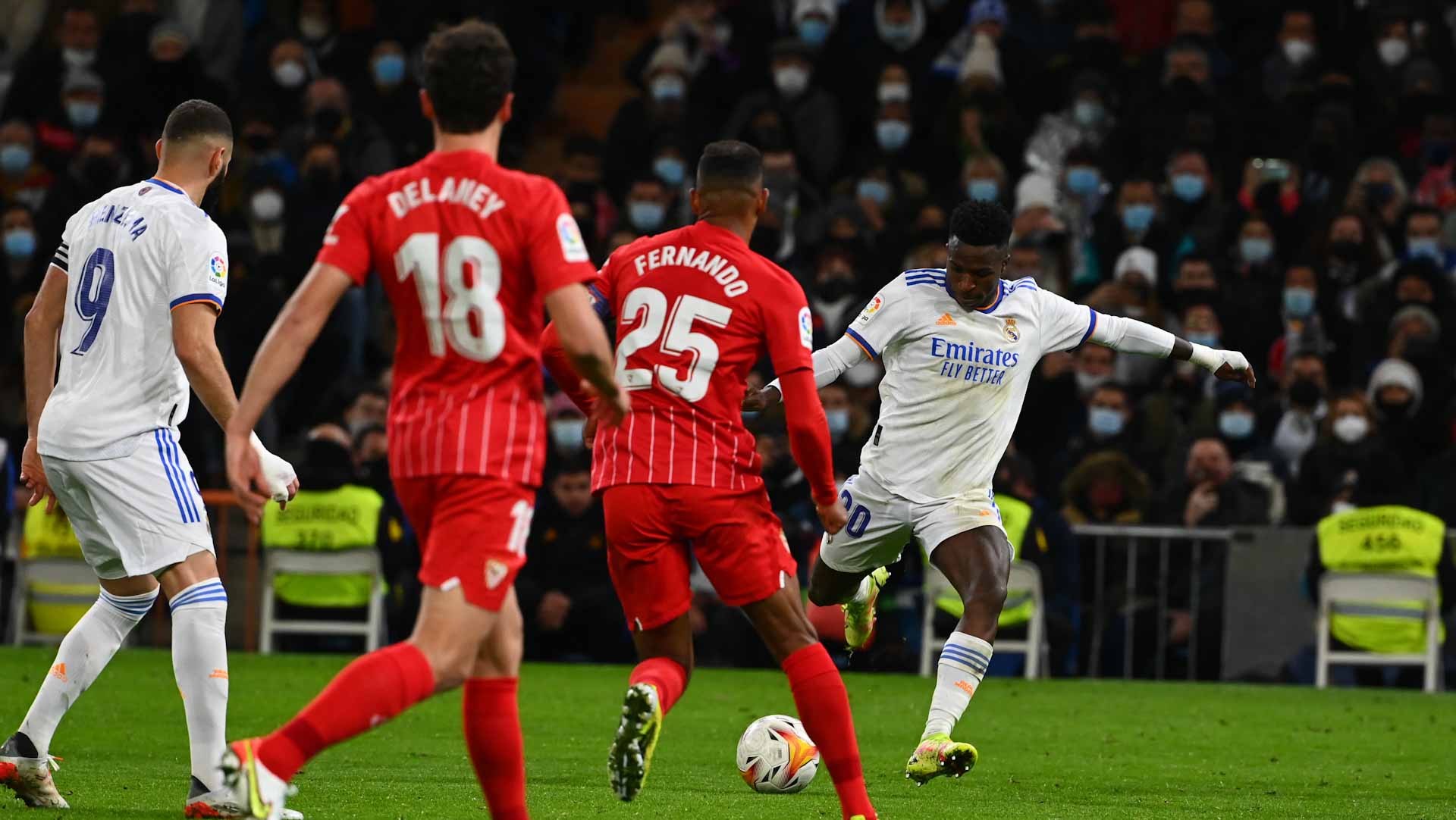 صورة بعنوان: ريال مدريد يحافظ على صدارة الدوري الإسباني لكرة القدم  