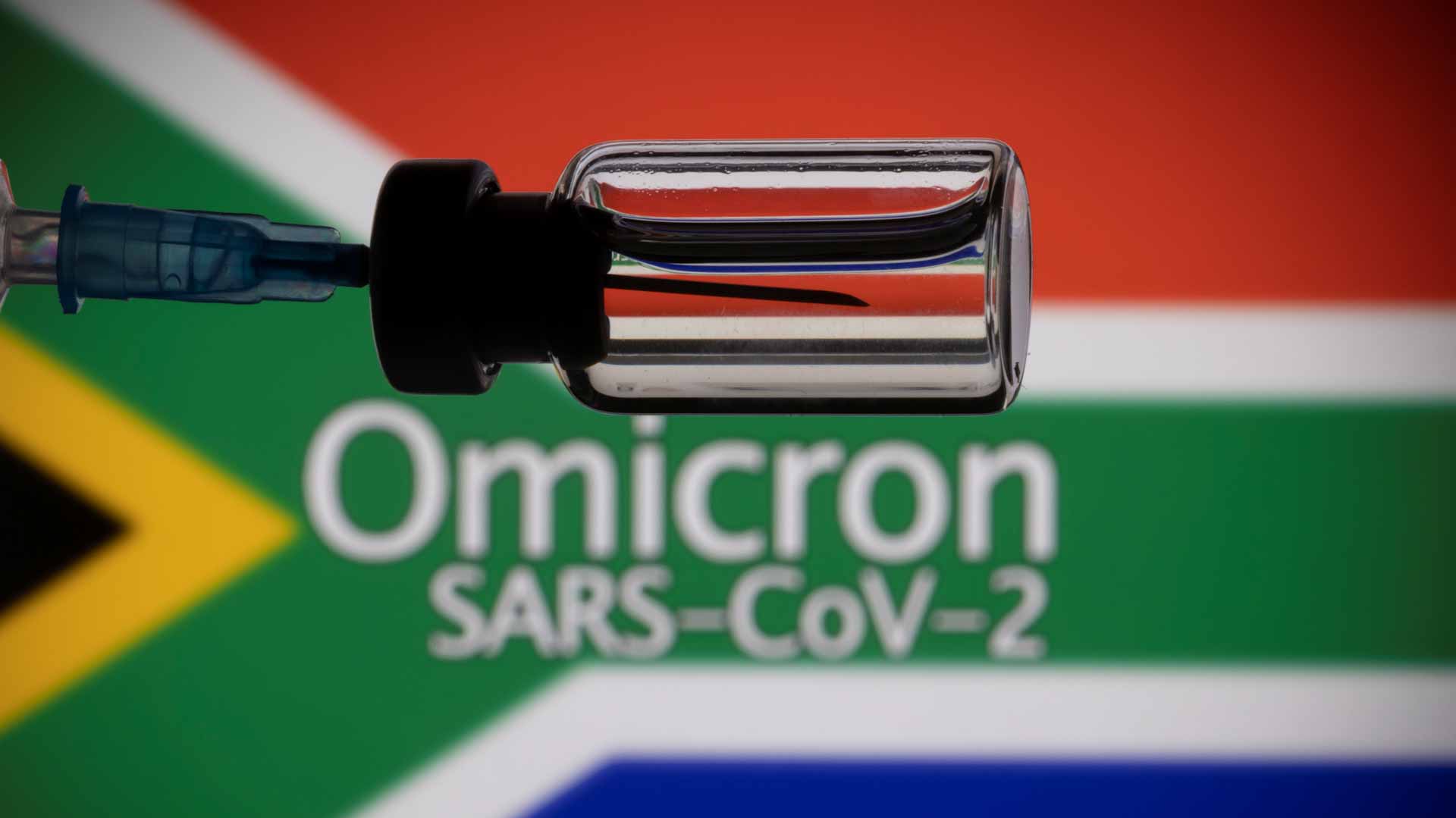 صورة بعنوان: جنوب إفريقيا تواجه موجة جديدة للوباء وأوميكرون وراء زيادة الإصابات 