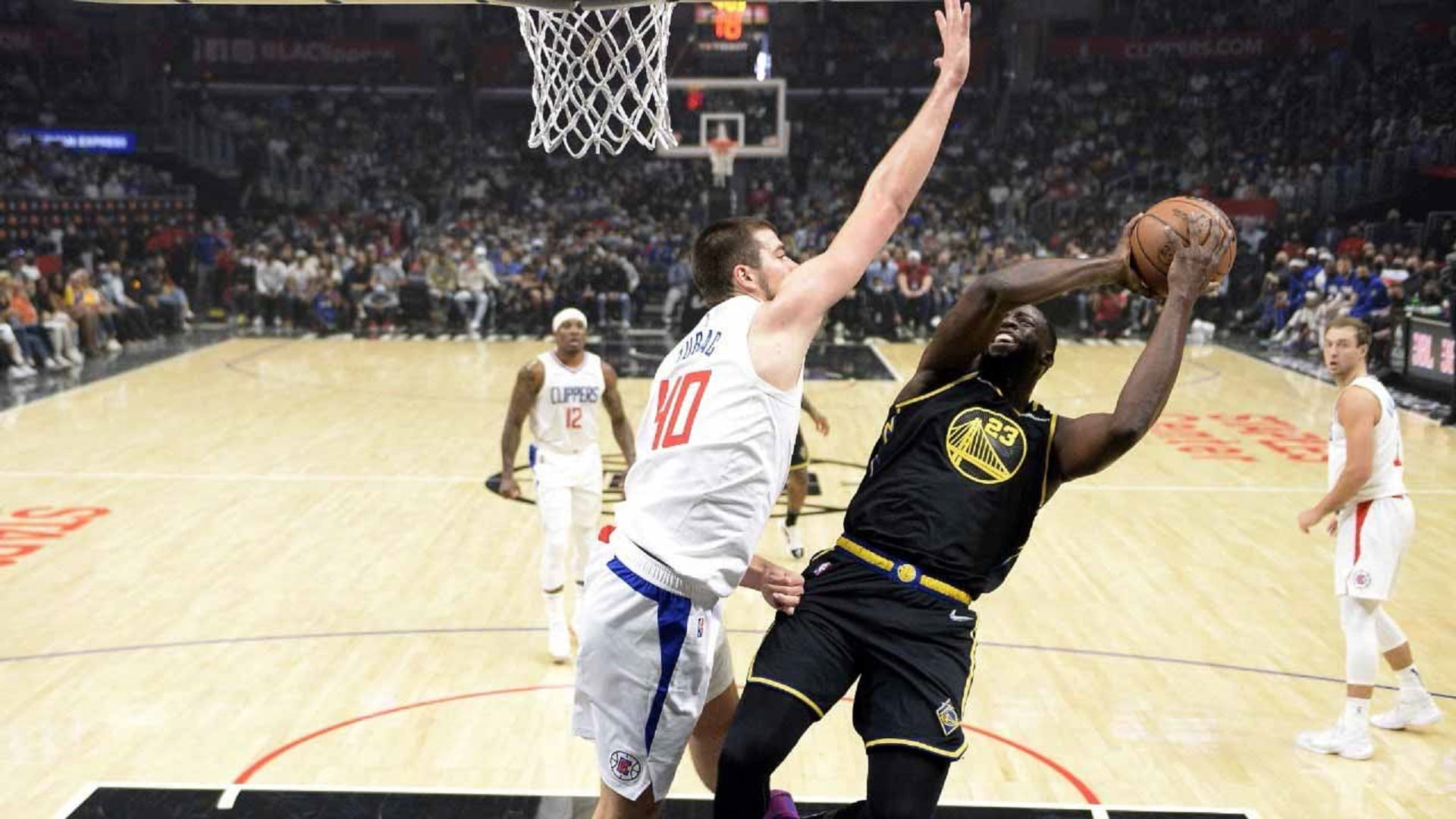 صورة بعنوان: "واريورز" يحقق فوزه الـ 8 على التوالي في السلة الأميركية 