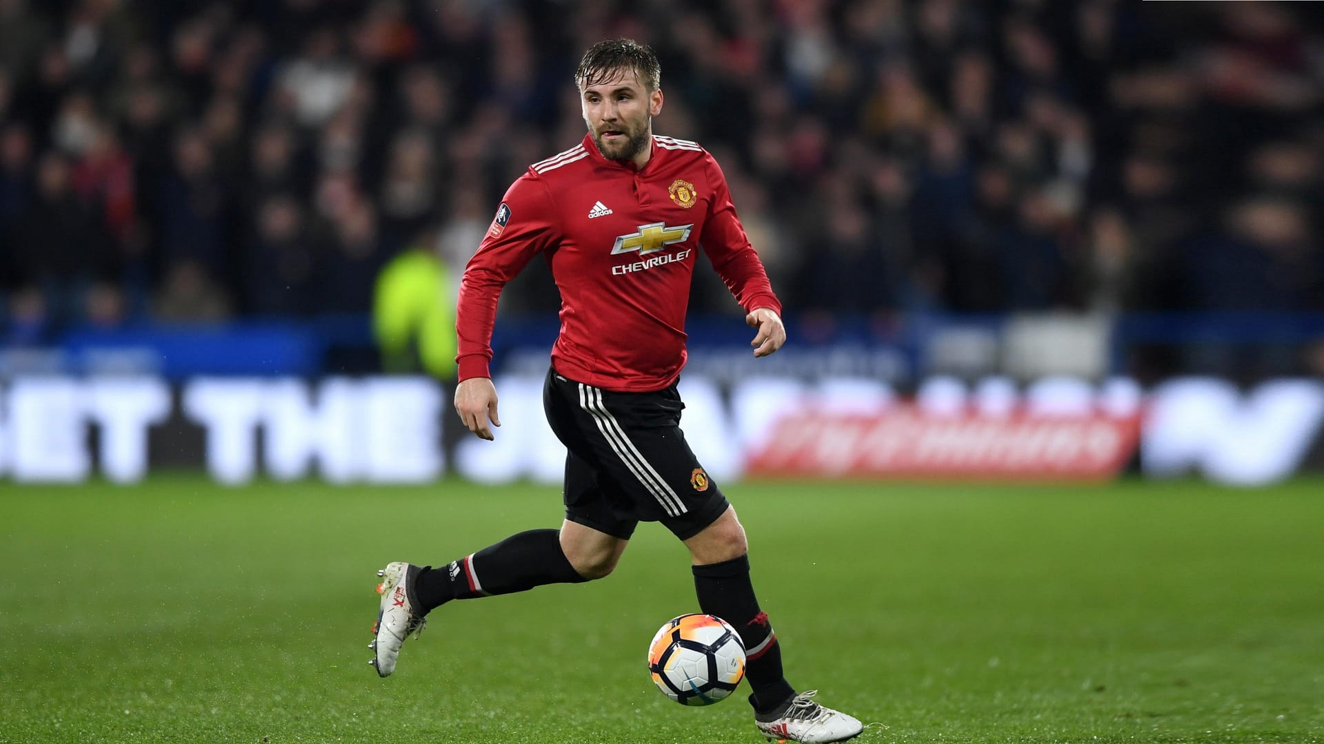 صورة بعنوان: المدافع لوك شو: ينبغي أن نتحمل مسؤولية الأداء السيئ أمام ليفربول 