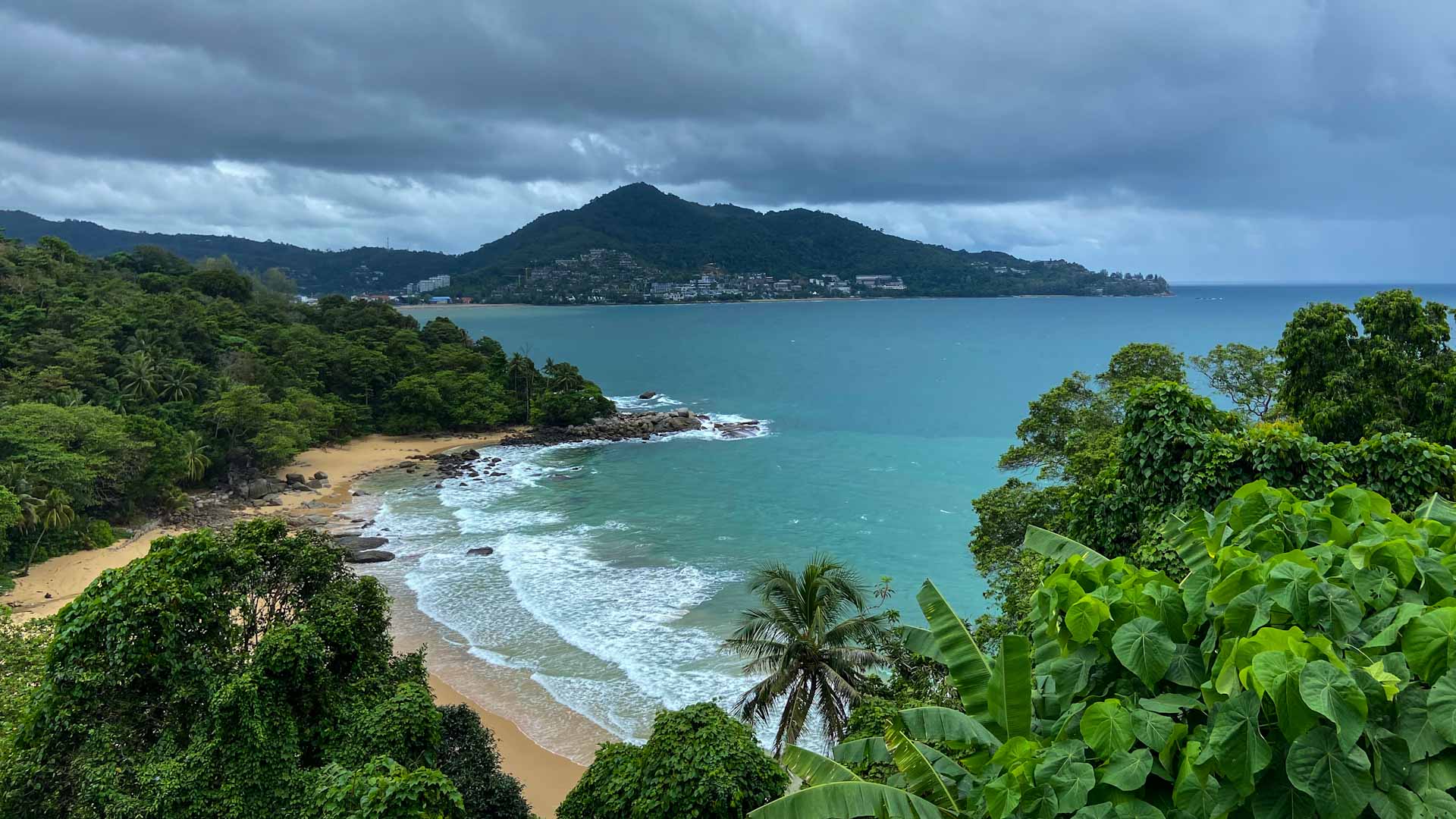 Image for the title: Phuket opens to all vaccinated travellers 