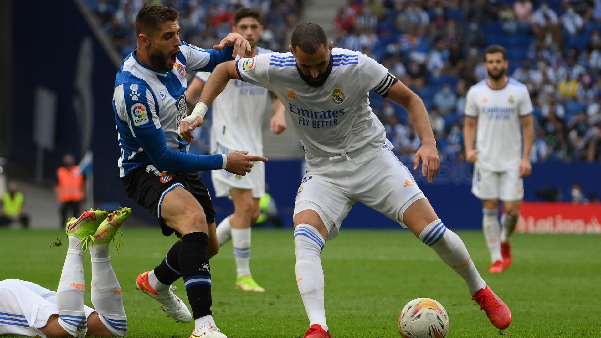 صورة بعنوان: ريال مدريد يتلقى الهزيمة الأولى في الدوري الإسباني هذا الموسم  