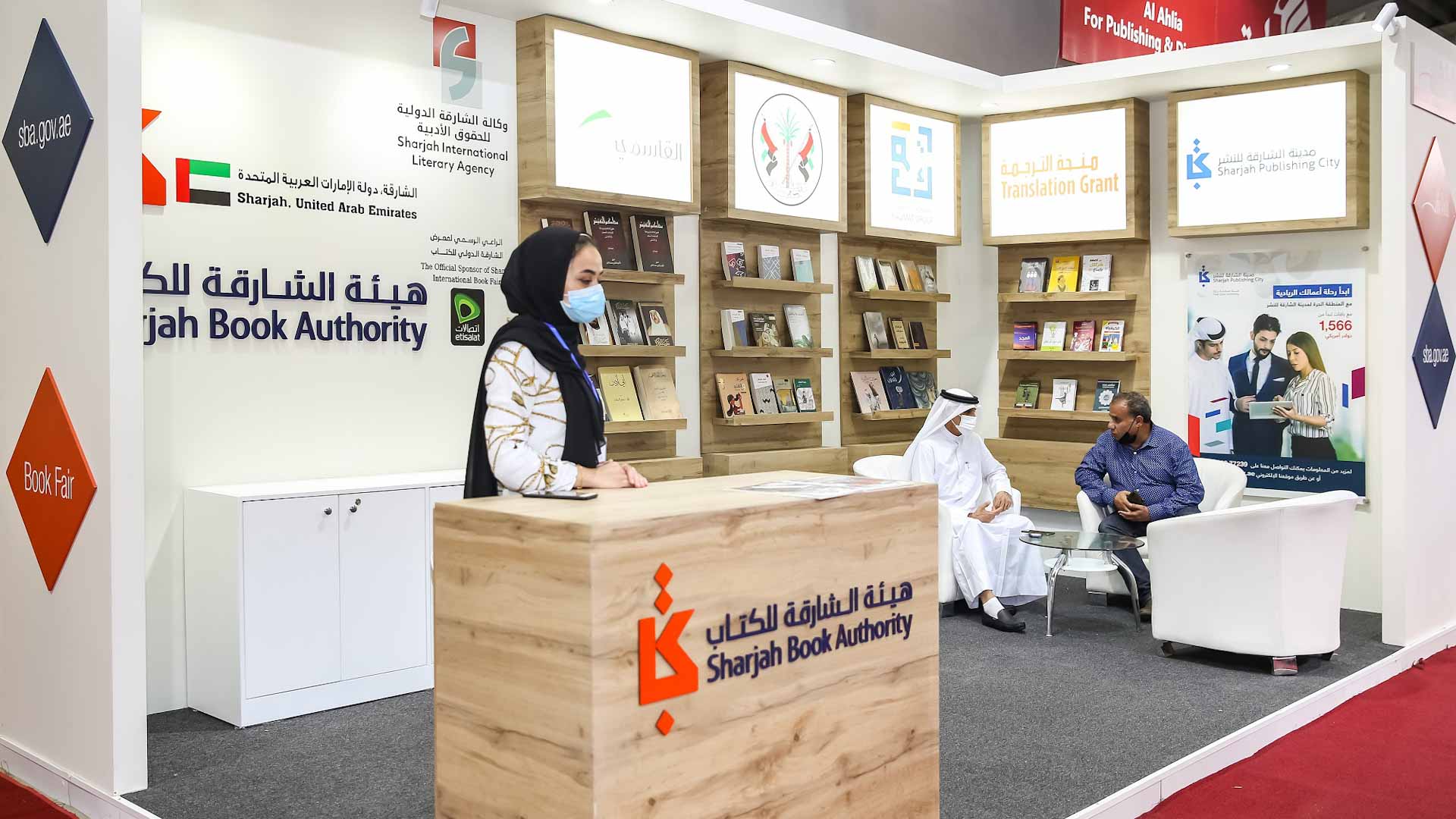 صورة بعنوان: "الشارقة للحقوق الأدبية" توقع 120عقداً مع مؤلفين في "عمّان للكتاب" 