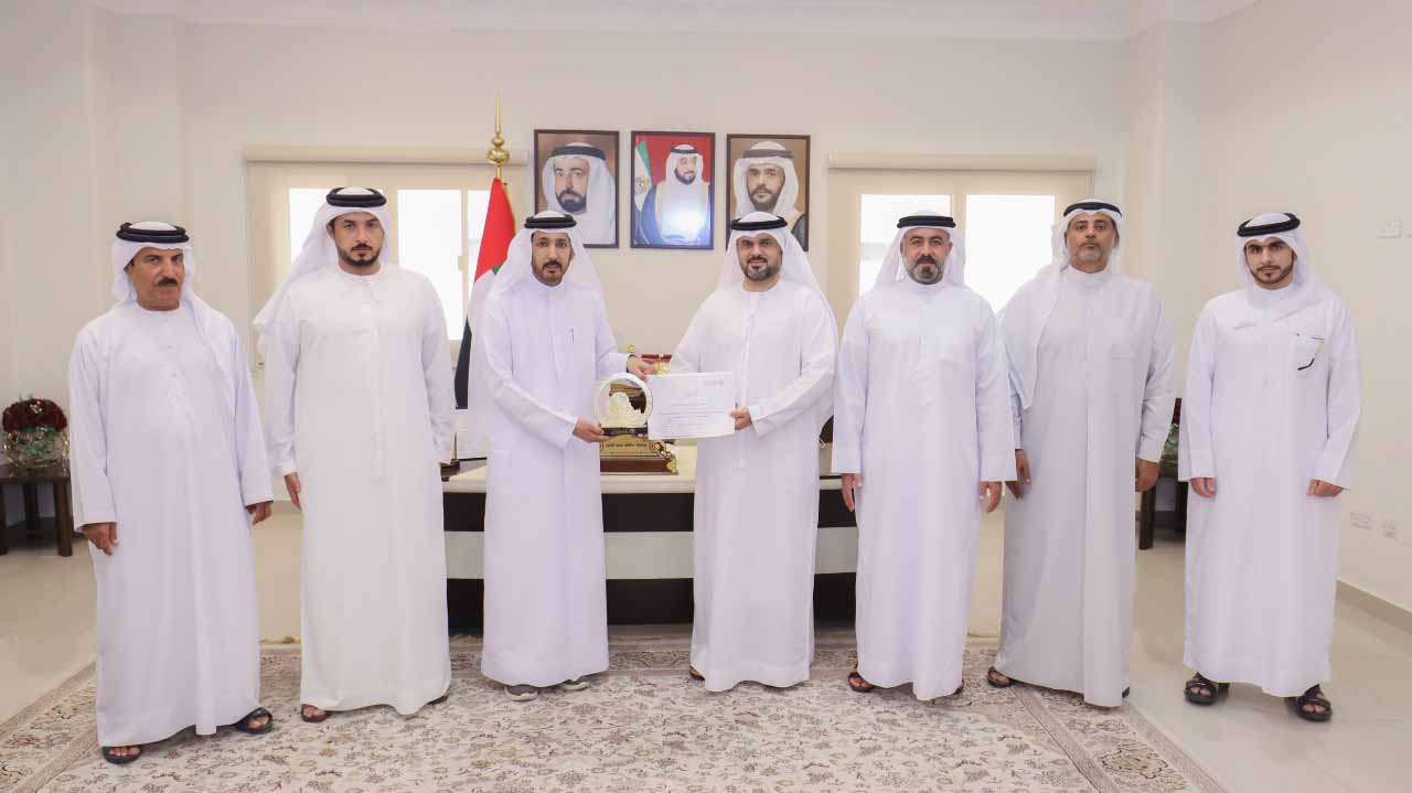 صورة بعنوان: مجلس ضاحية الخالدية ينال تكريماً من دائرة التسجيل العقاري 