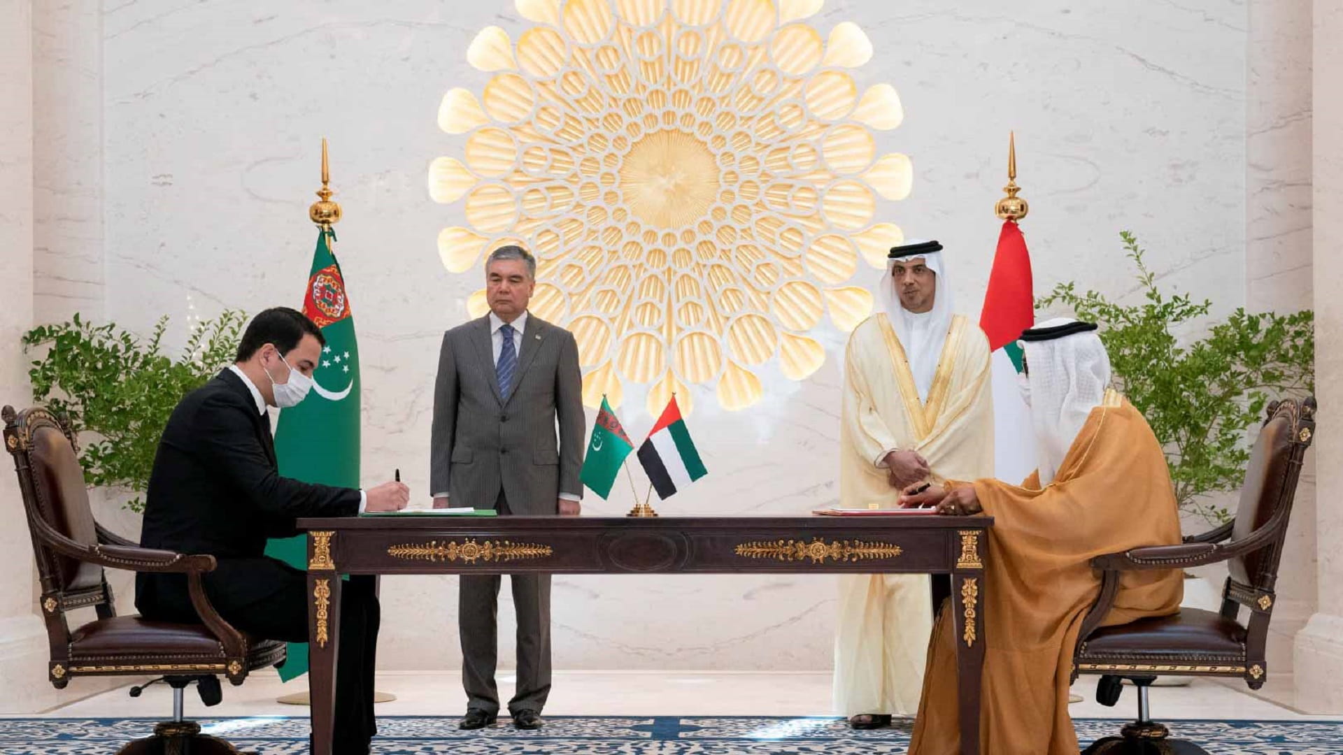 Image for the title: Mansour bin Zayed, Turkmen President attend signing of agreements 