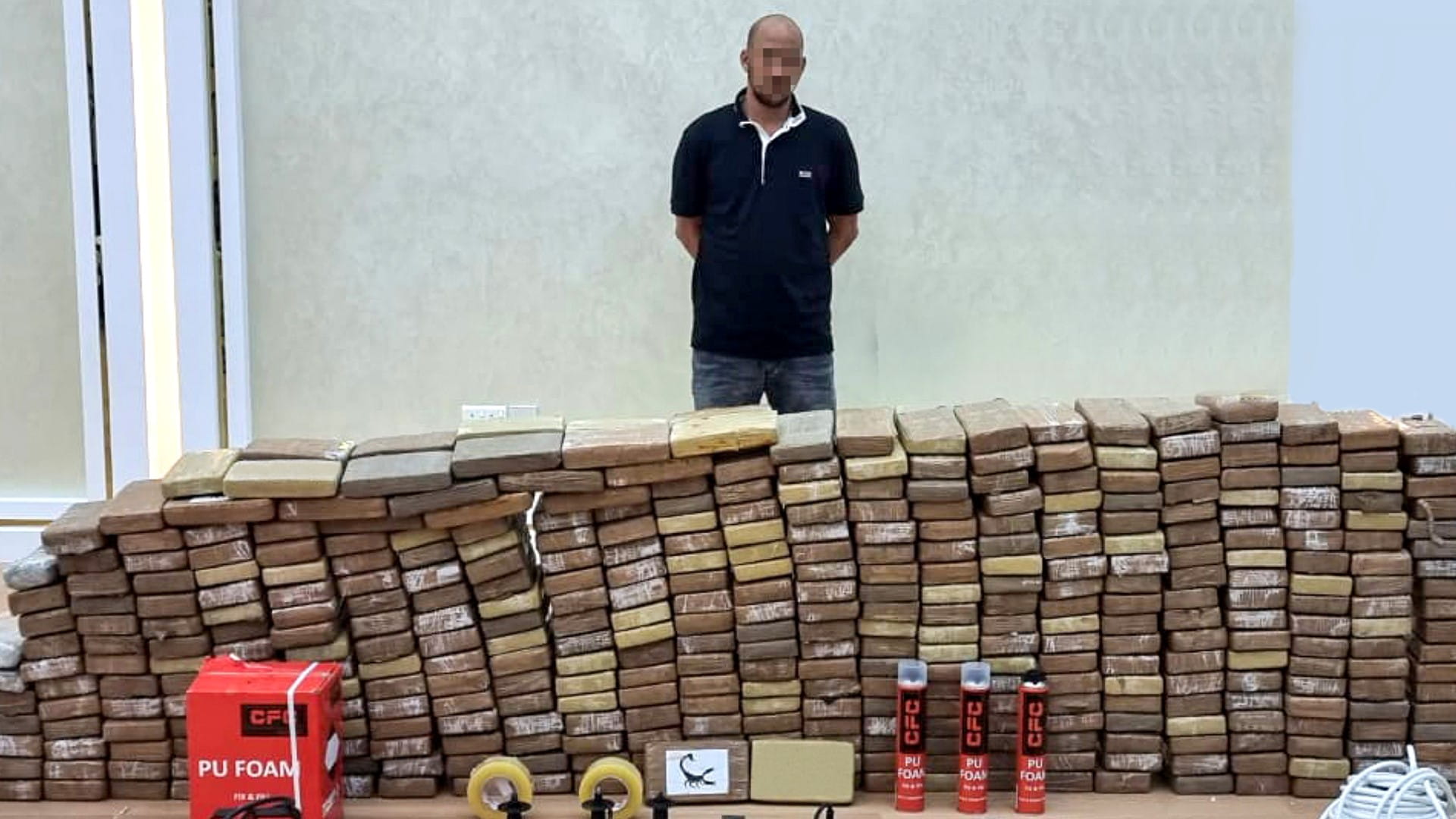 Image for the title: Dubai Police foils cocaine smuggling attempt worth AED500 million 