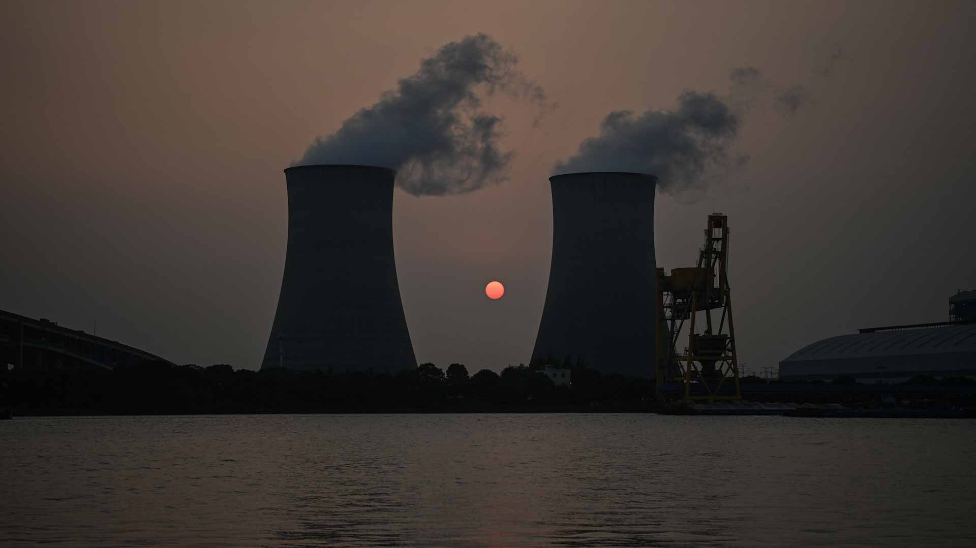 Image for the title: China coal prices hit record highs 