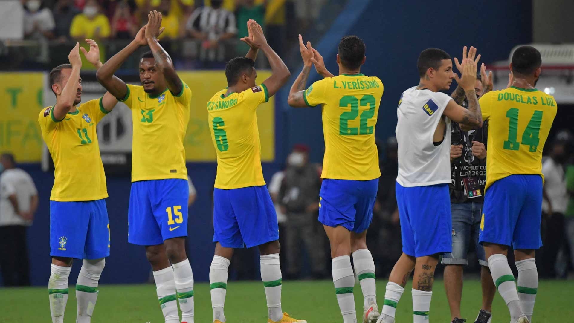 Image for the title: Raphinha stars as Brazil cruise past Uruguay 4-1 