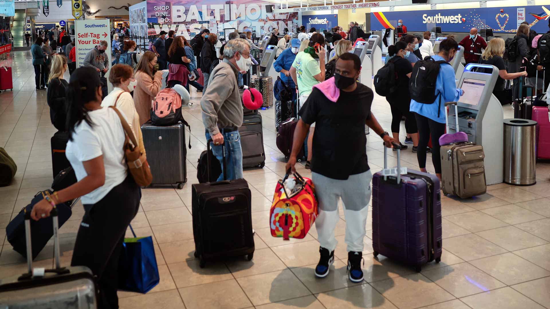 Image for the title: U.S. will accept mixed doses of vaccines from int’l travelers 