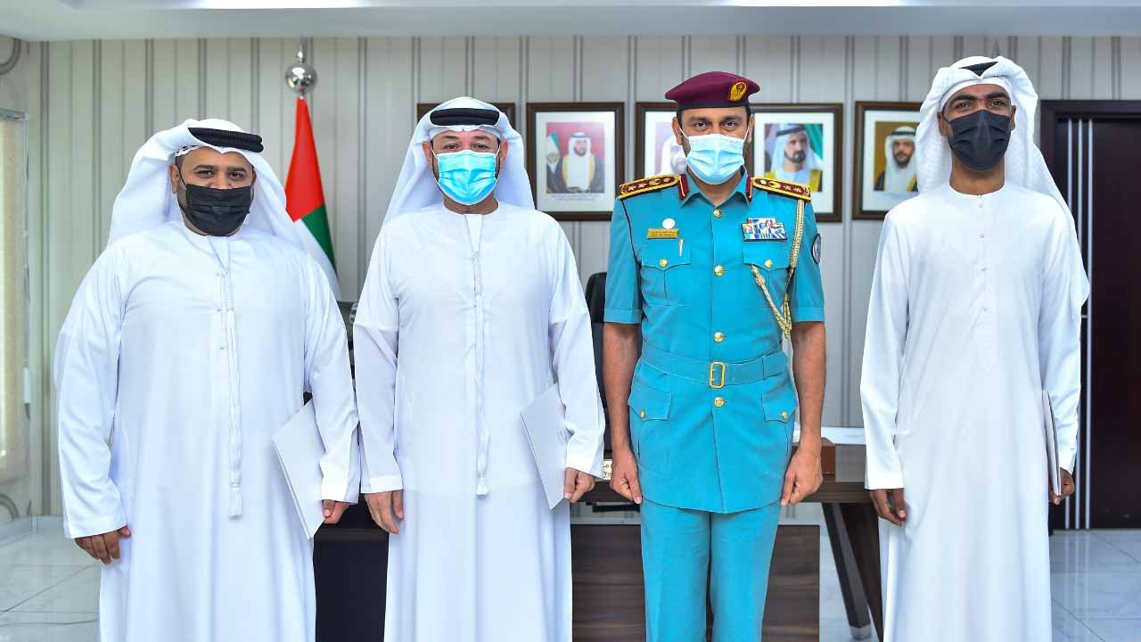 صورة بعنوان: شرطة الشارقة تكرم مجموعة من الفرق التطوعية بـ "ينابيع العطاء" 