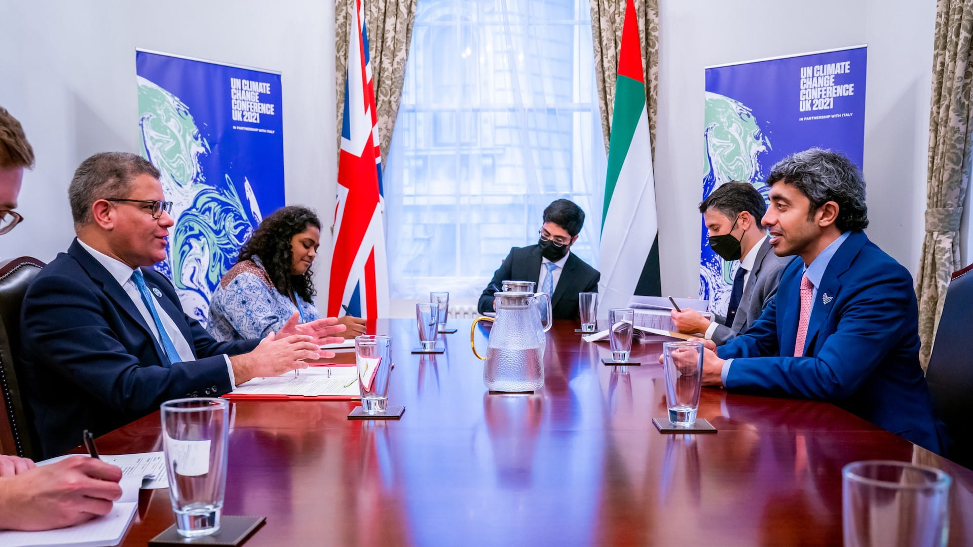 Image for the title: Abdullah bin Zayed meets COP26 President in London 