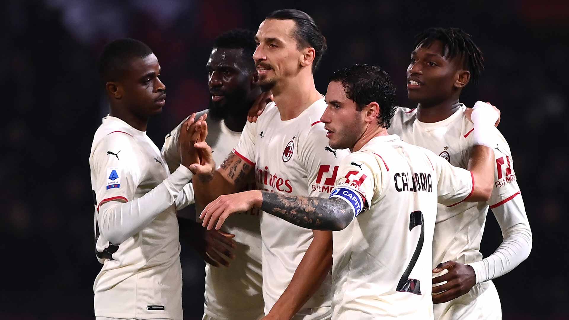 Image for the title: Milan beat nine-man Bologna to go top of Serie A 