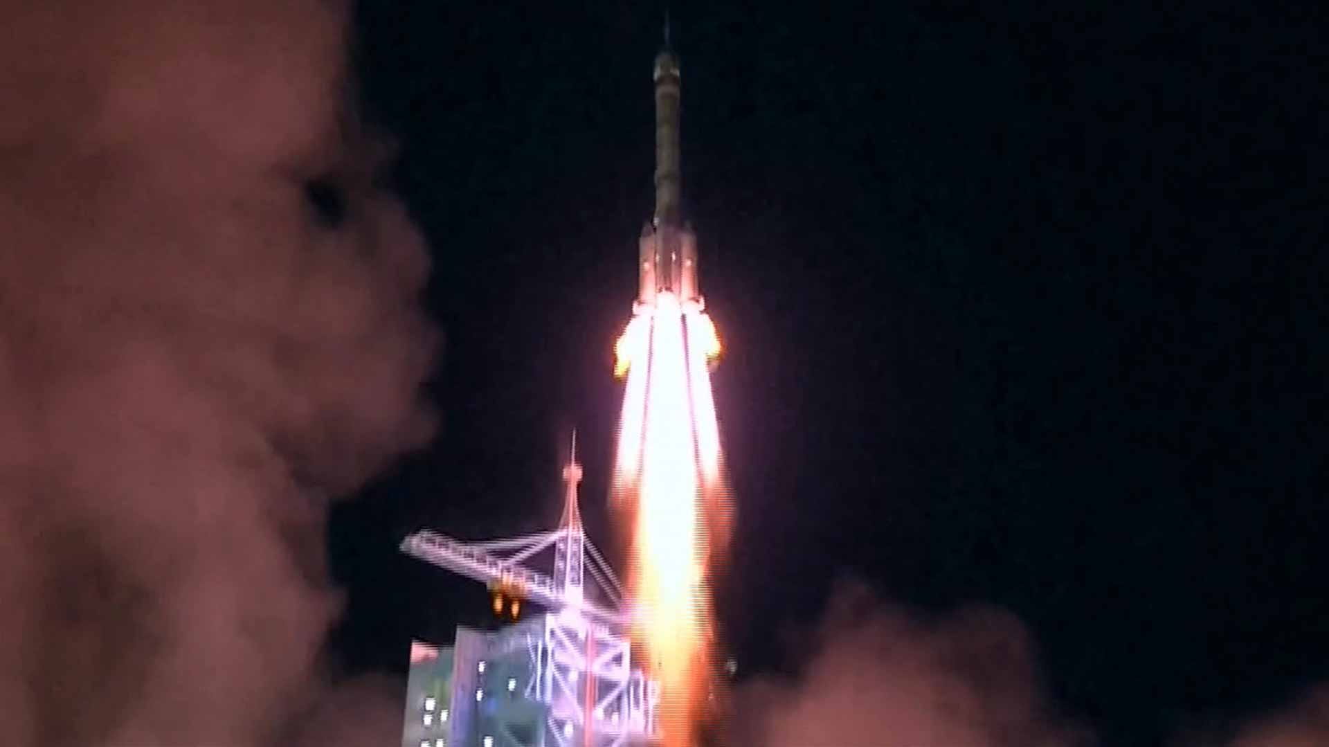 Image for the title: China launches new satellite for debris mitigation technology 