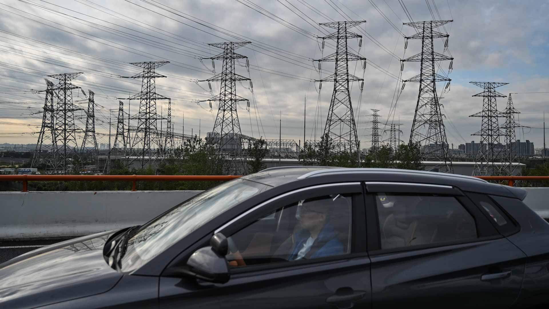 Image for the title: China aims to cut fossil energy use to below 20% by 2060 