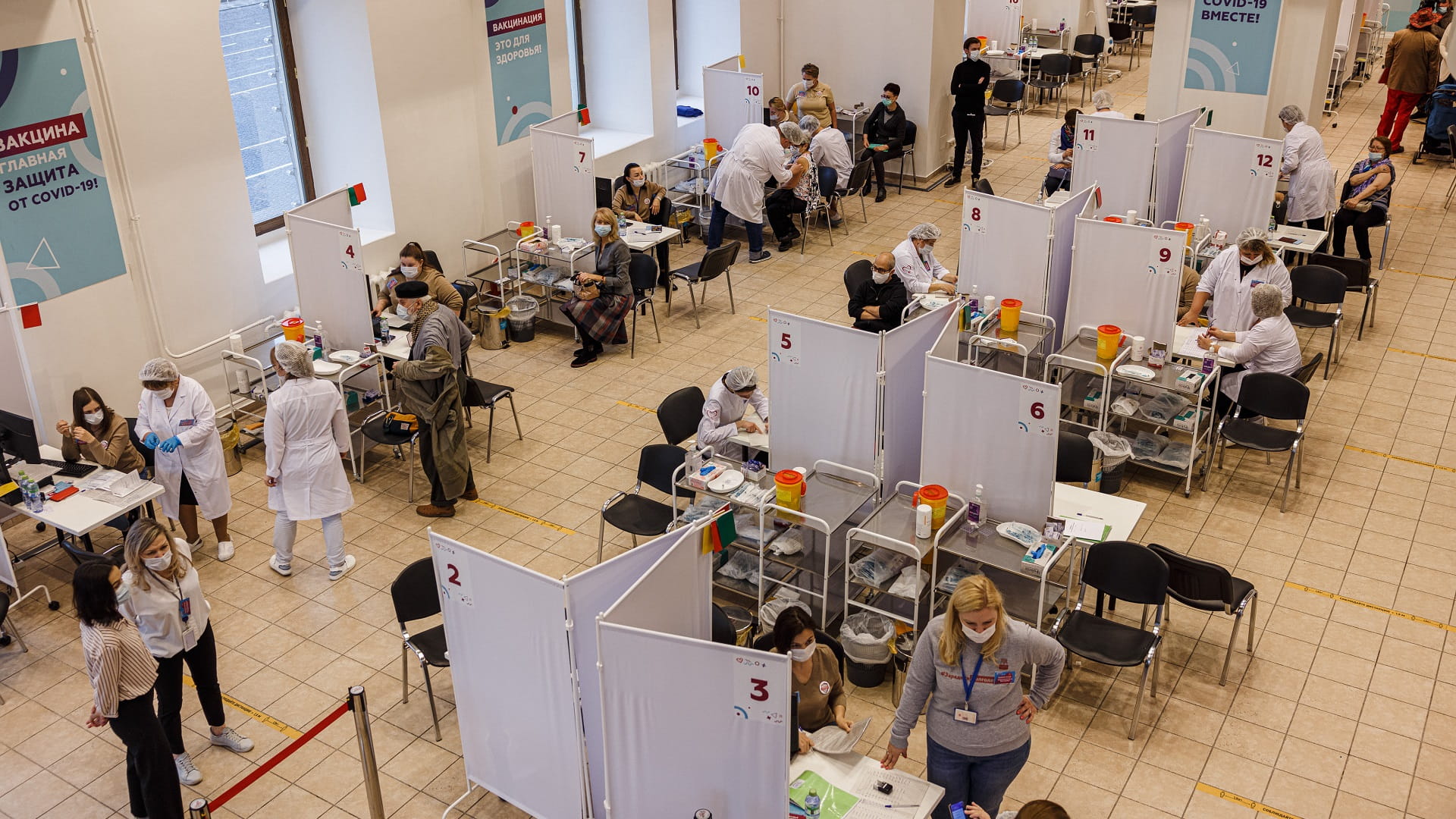 صورة بعنوان: عدّاد وفيات كورونا يواصل كسر الأرقام القياسية في روسيا  